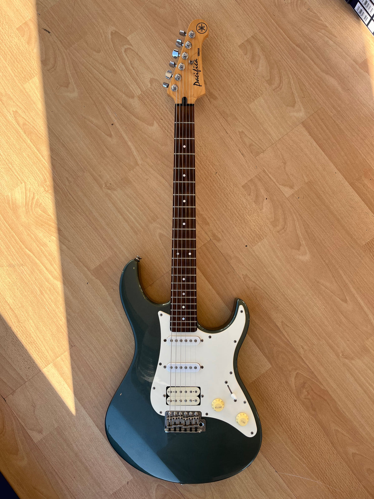 Yamaha Pacifica Electric Guitar – Metallic Green – Spares or Repair