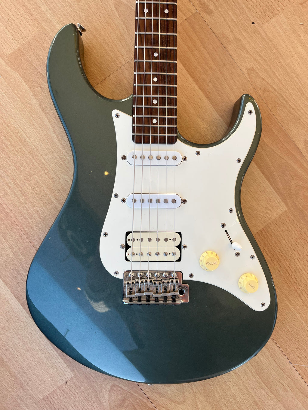 Yamaha Pacifica Electric Guitar – Metallic Green – Spares or Repair