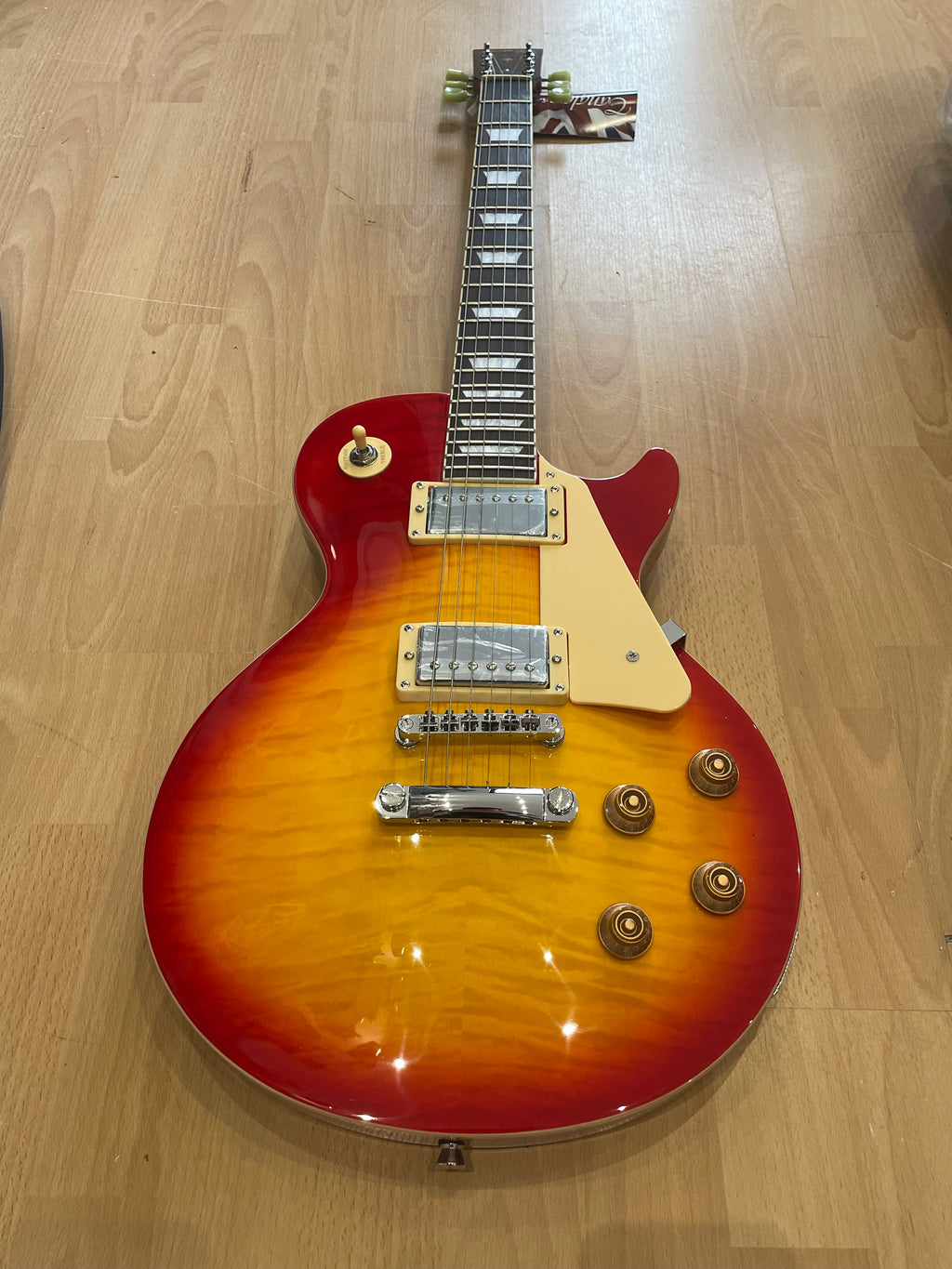 ELECTRIC GUITAR NORTHSTAR PRO SET NECK HERITAGE CHERRY BURST