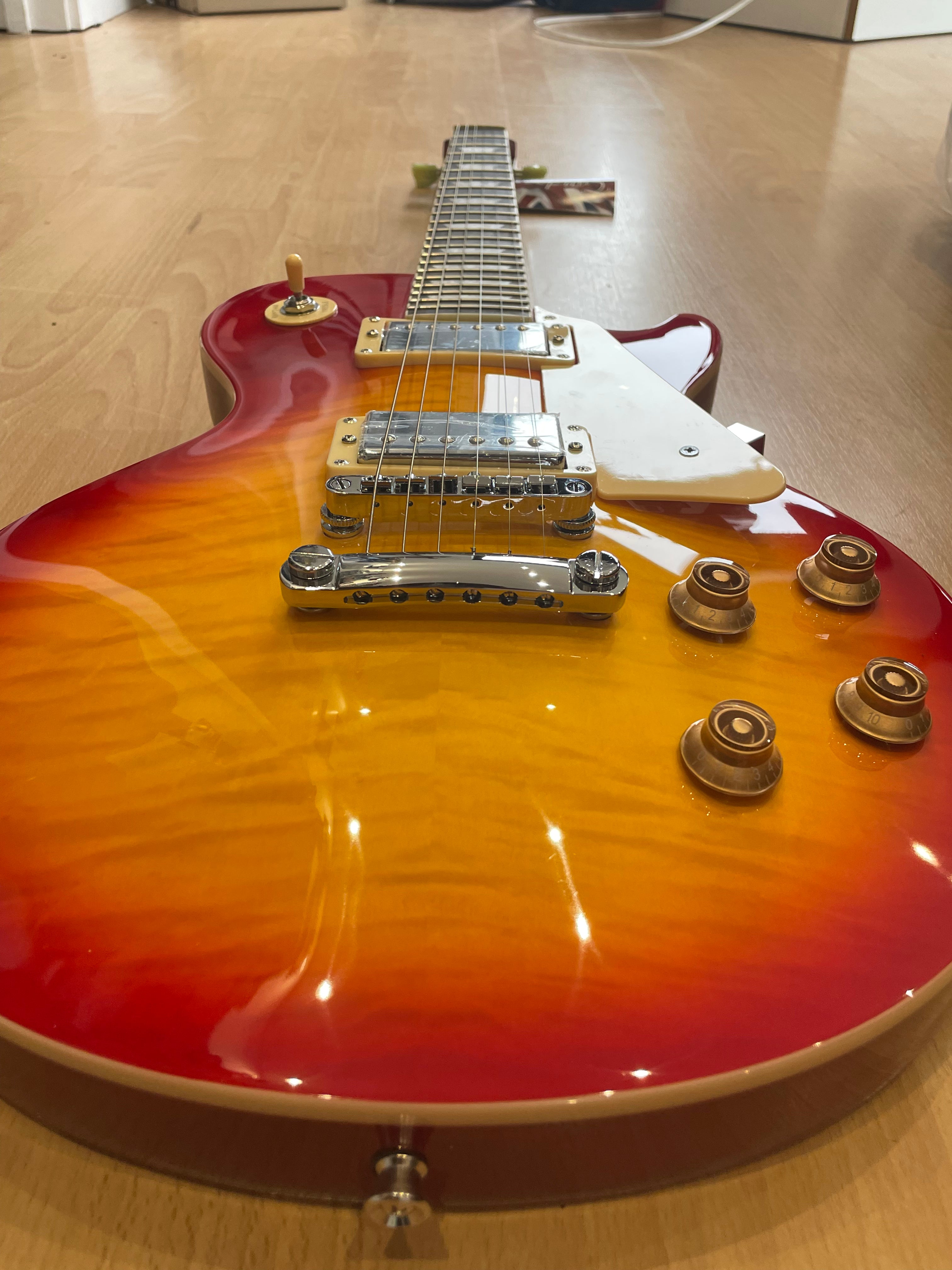 ELECTRIC GUITAR NORTHSTAR PRO SET NECK HERITAGE CHERRY BURST