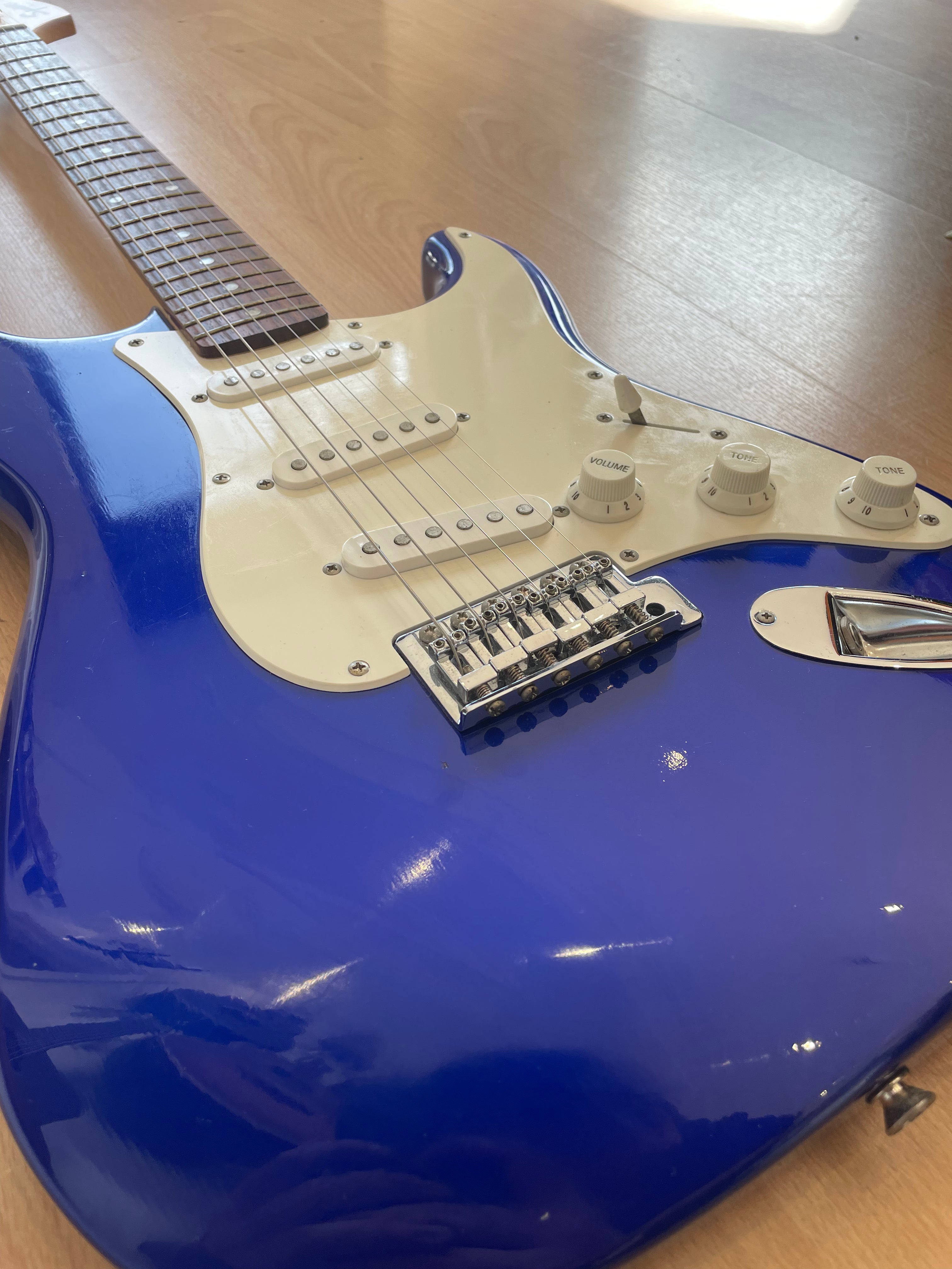 Squier Affinity Series Stratocaster in Royal Blue- Great Condition
