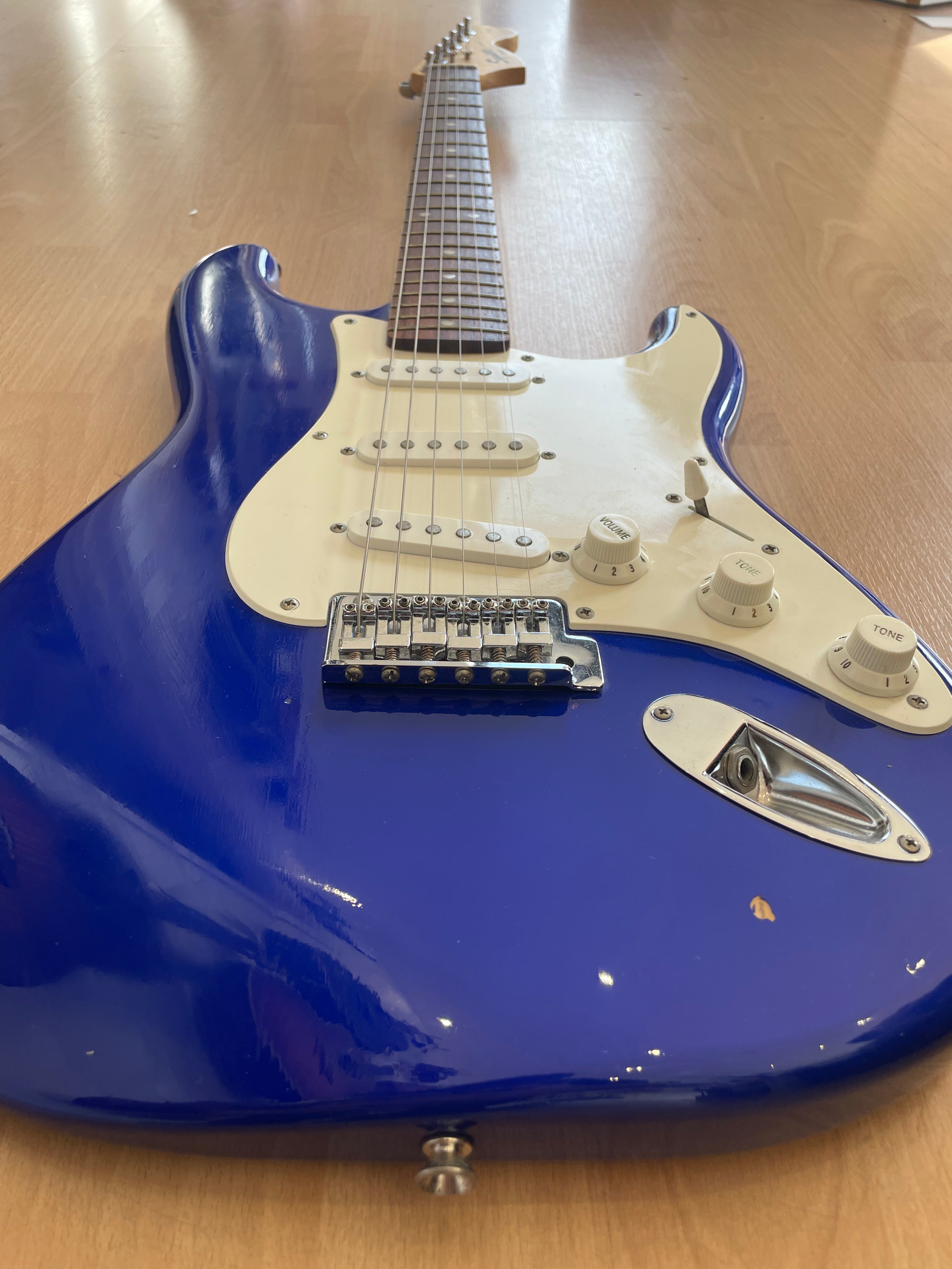 Squier Affinity Series Stratocaster in Royal Blue- Great Condition