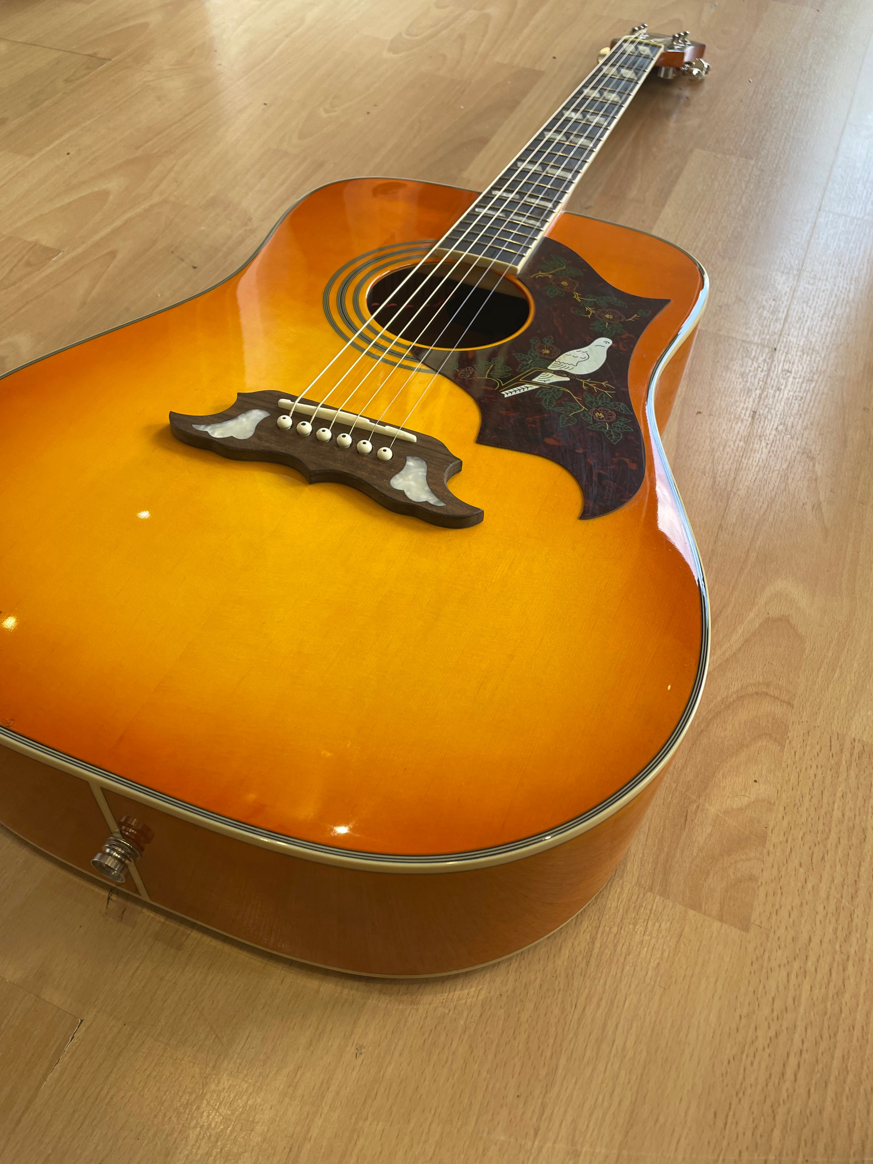 Epiphone Dove Pro Electro Acoustic Guitar- Great Condittion