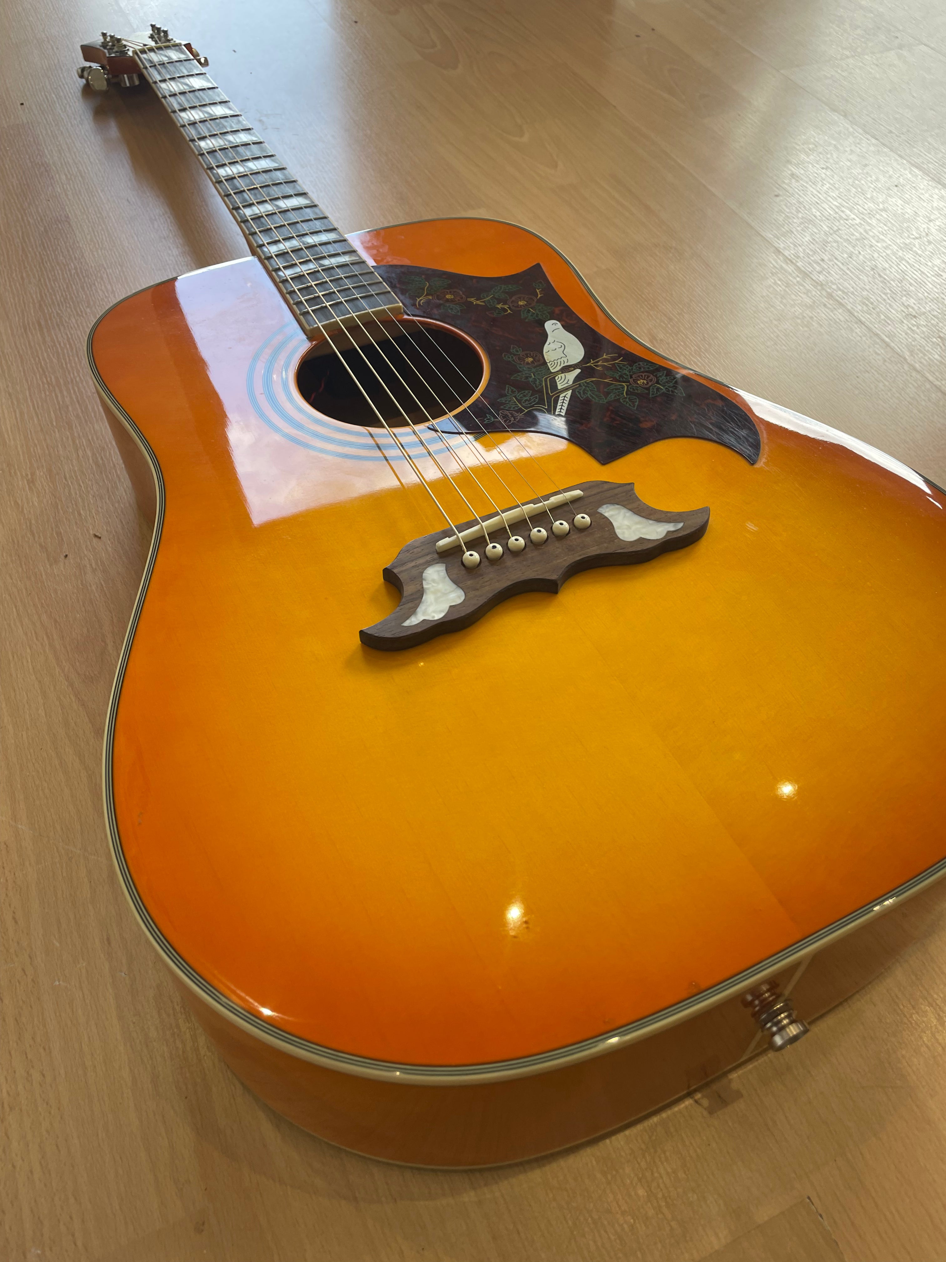 Epiphone Dove Pro Electro Acoustic Guitar- Great Condittion