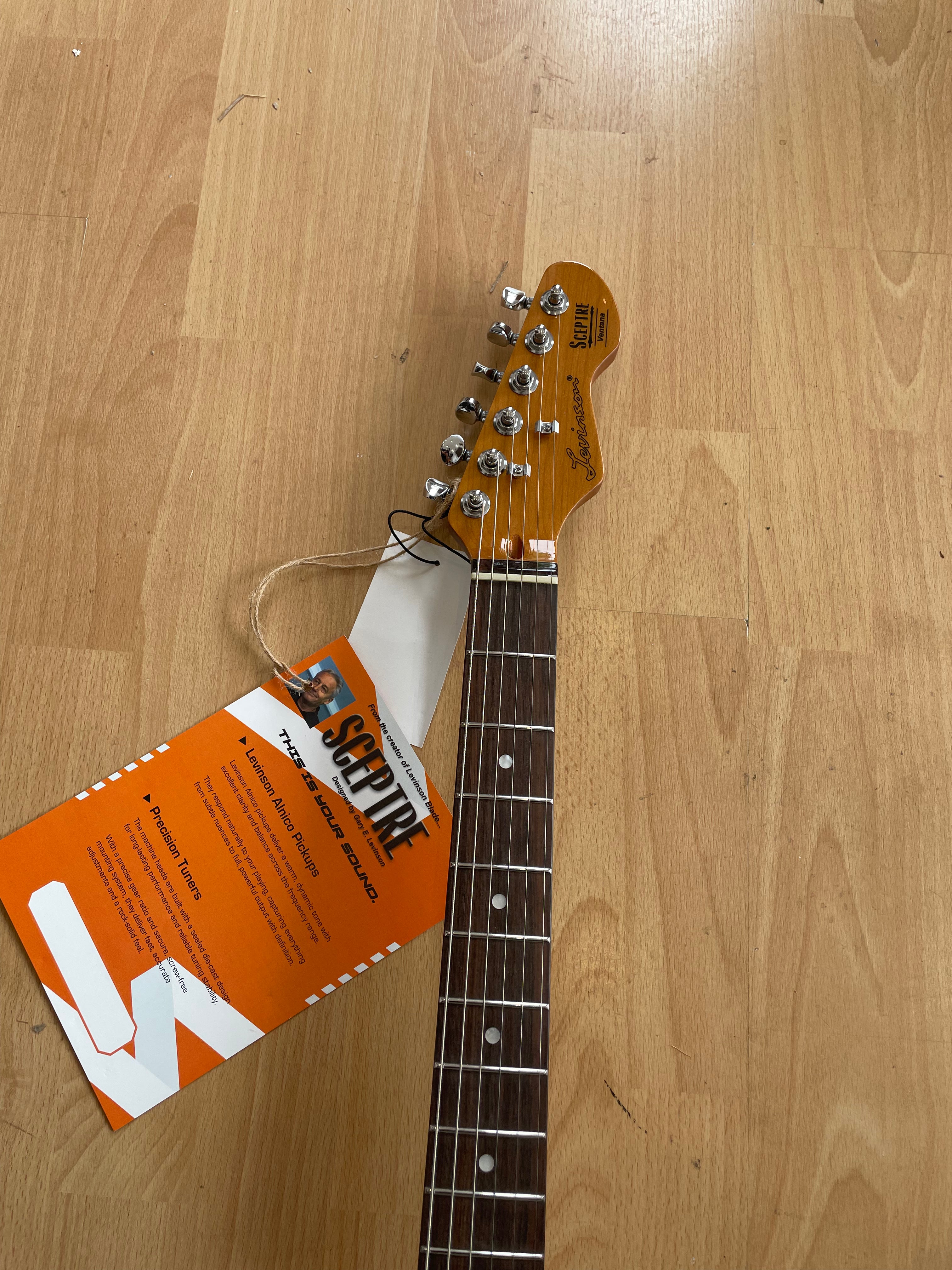 ELECTRIC GUITAR SCEPTRE ARLINGTON OLYMPIC WHITE