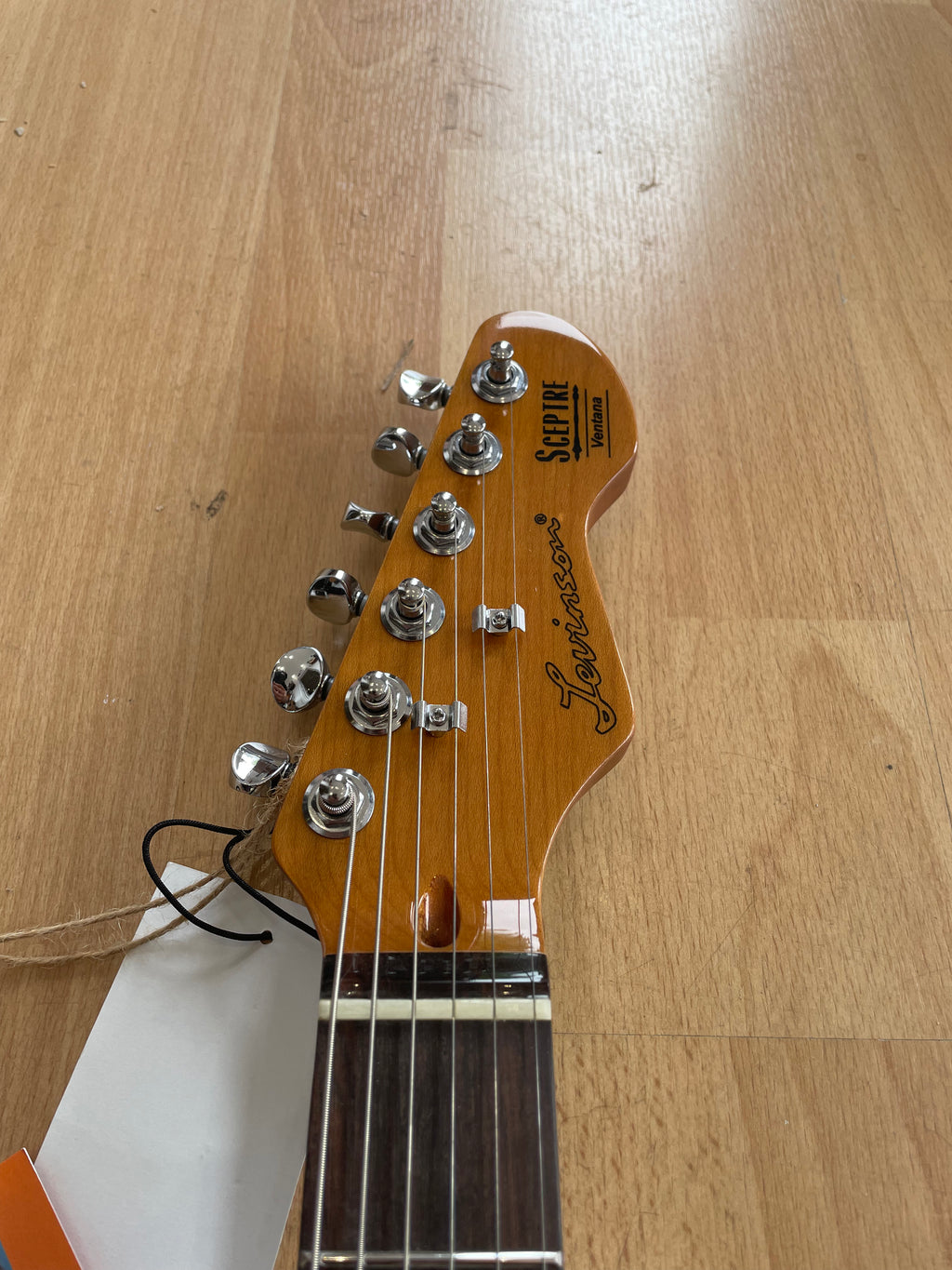 ELECTRIC GUITAR SCEPTRE ARLINGTON OLYMPIC WHITE