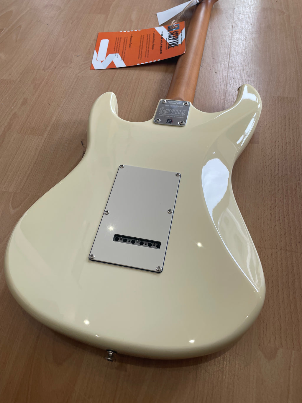 ELECTRIC GUITAR SCEPTRE ARLINGTON OLYMPIC WHITE