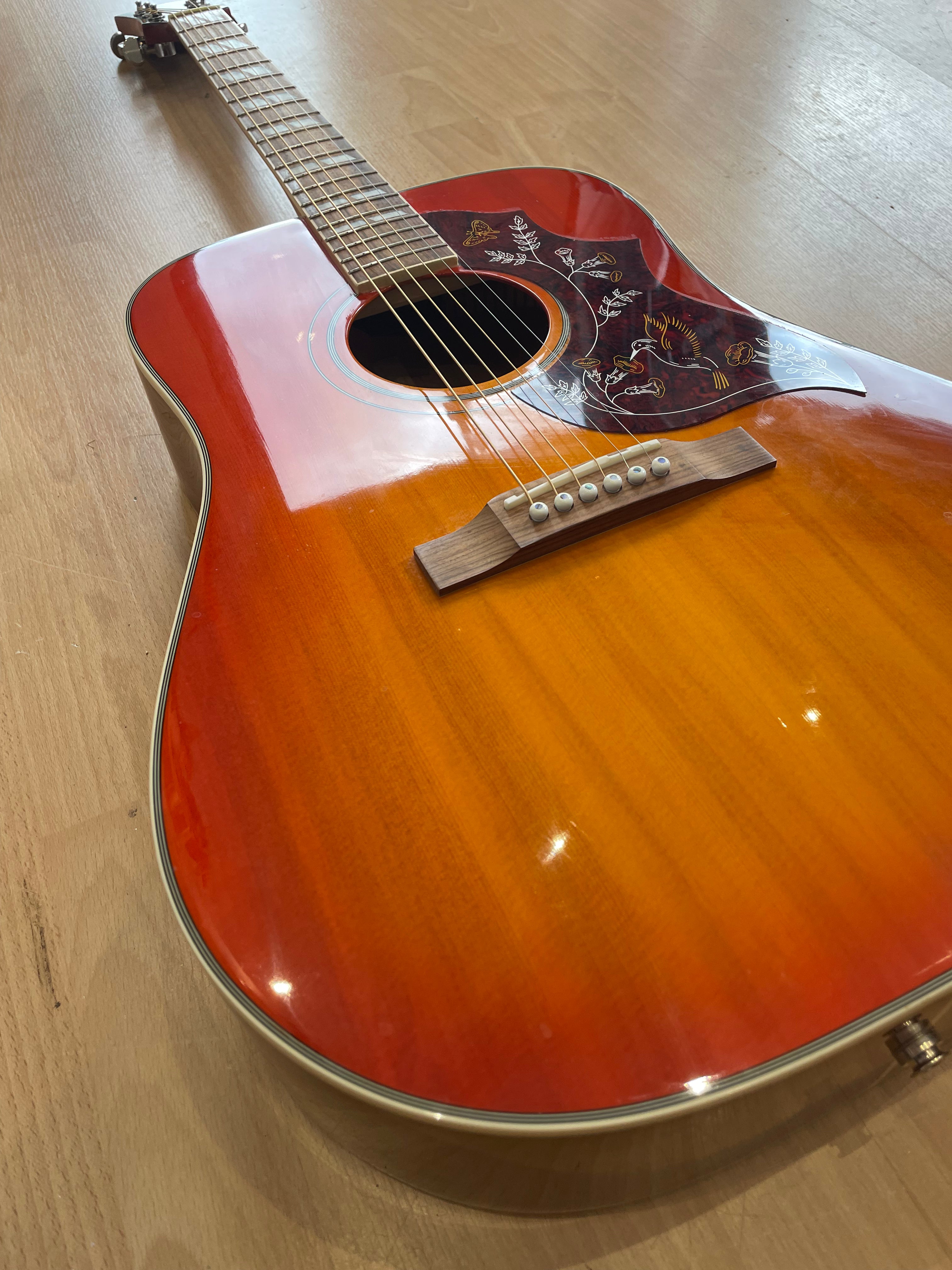 Stunning Finish Epiphone Electro Acoustic Hummingbird Guitar Red Sunburst- CS B89
