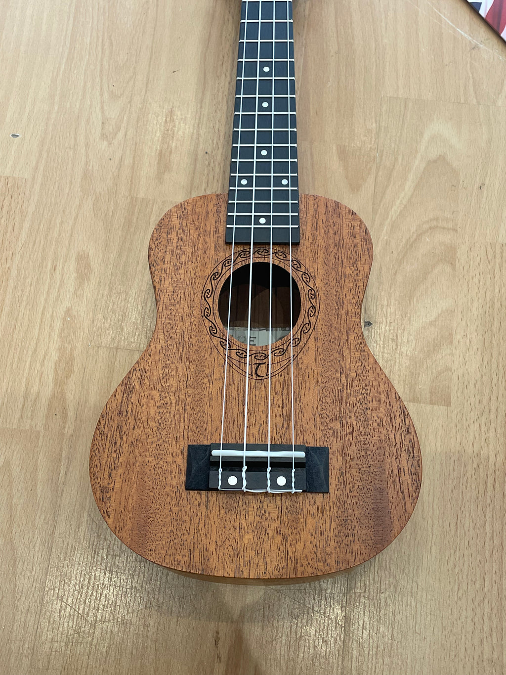 UKULELE TIARE SOPRANO MAHOGANY