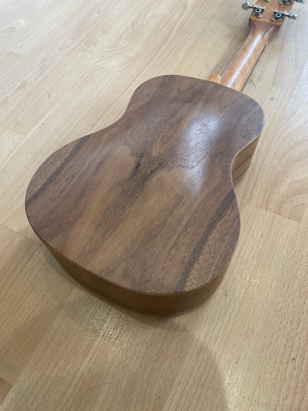UKULELE TIARE CONCERT BLACK WALNUT