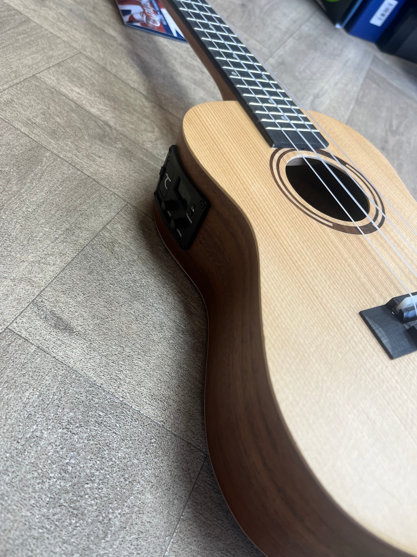 TIARE SERIES CONCERT UKULELE - SPRUCE TOP KOA BACK & SIDE SATIN FINISH