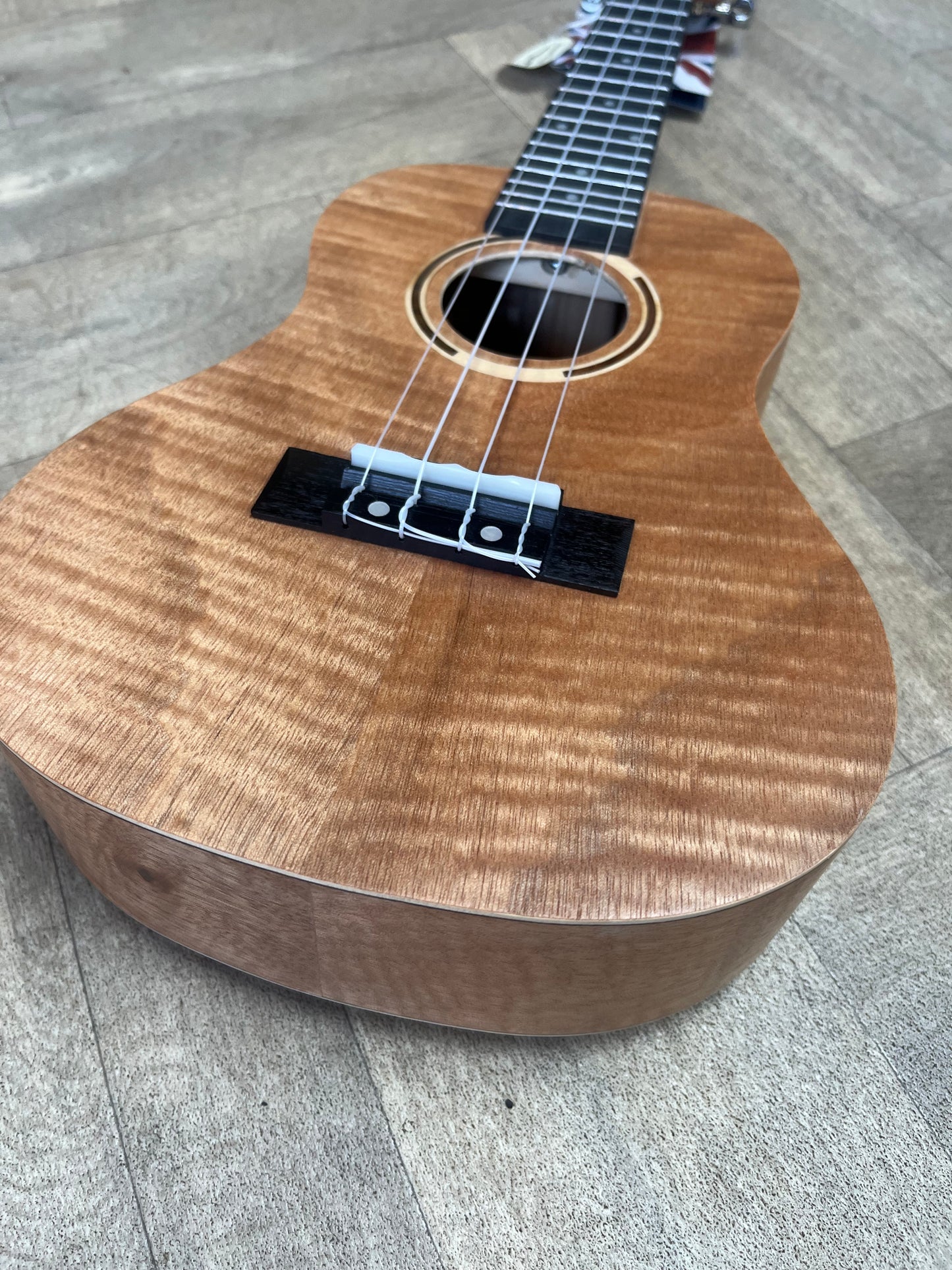 TIARE SERIES CONCERT ALL FLAME MAHOGANY UKULELE