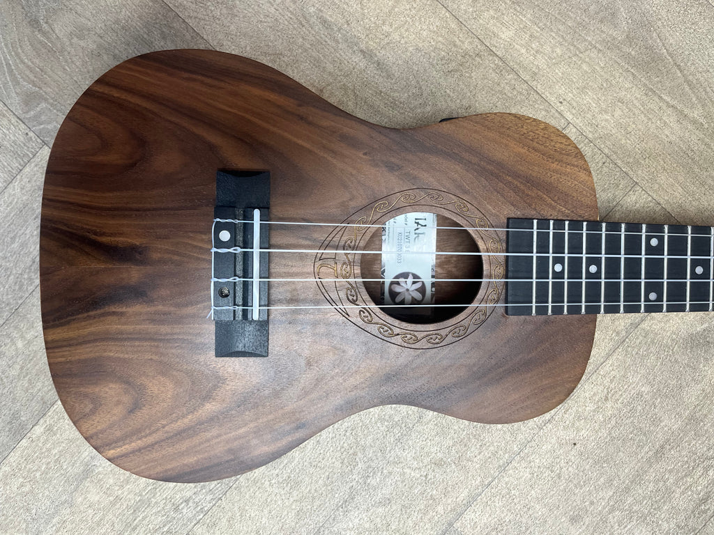 CONCERT UKULELE +EQ ALL AMERICAN BLACK WALNUT