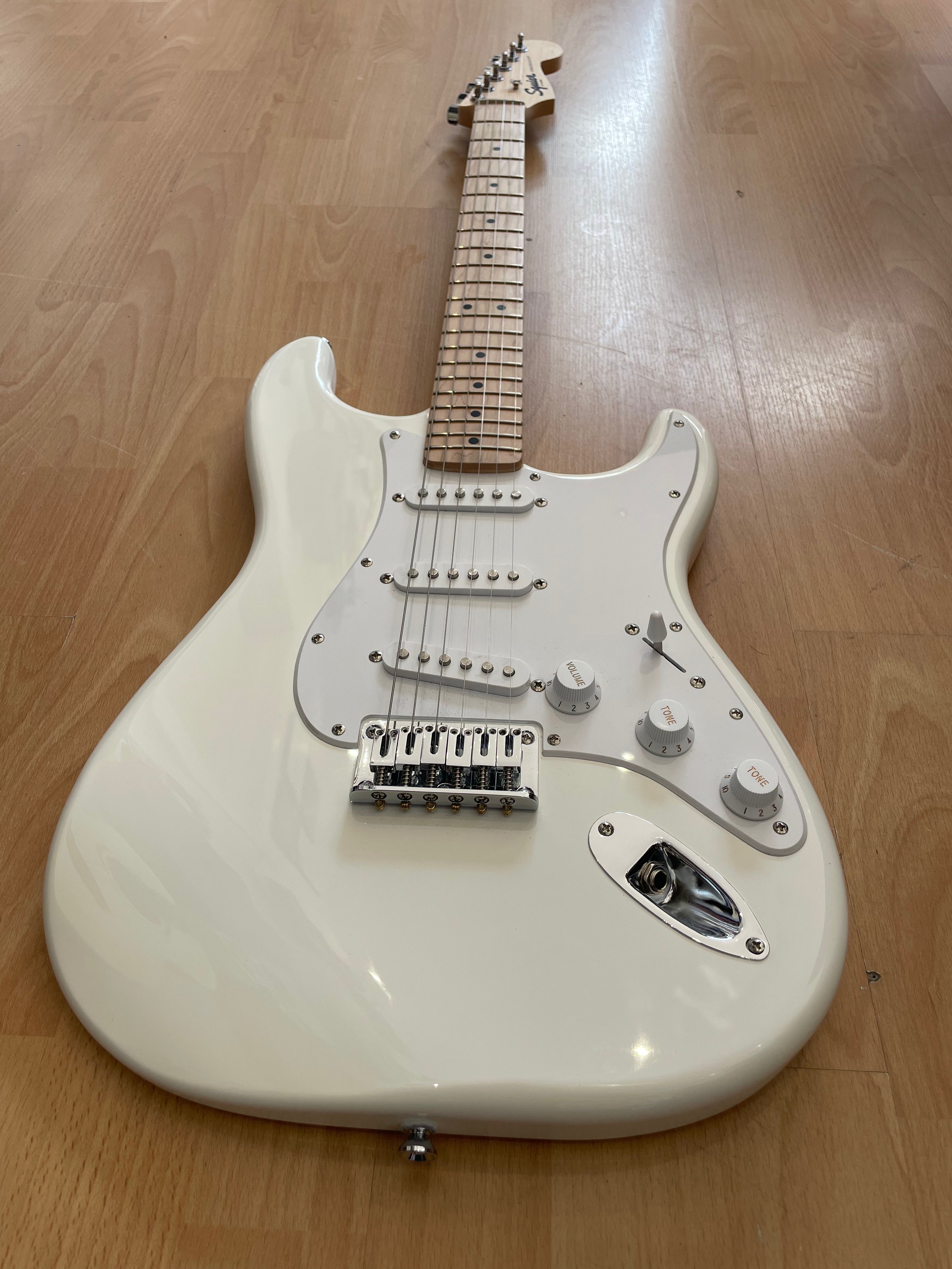 Fender Squier Stratocaster in Arctic White - Excellent Condition