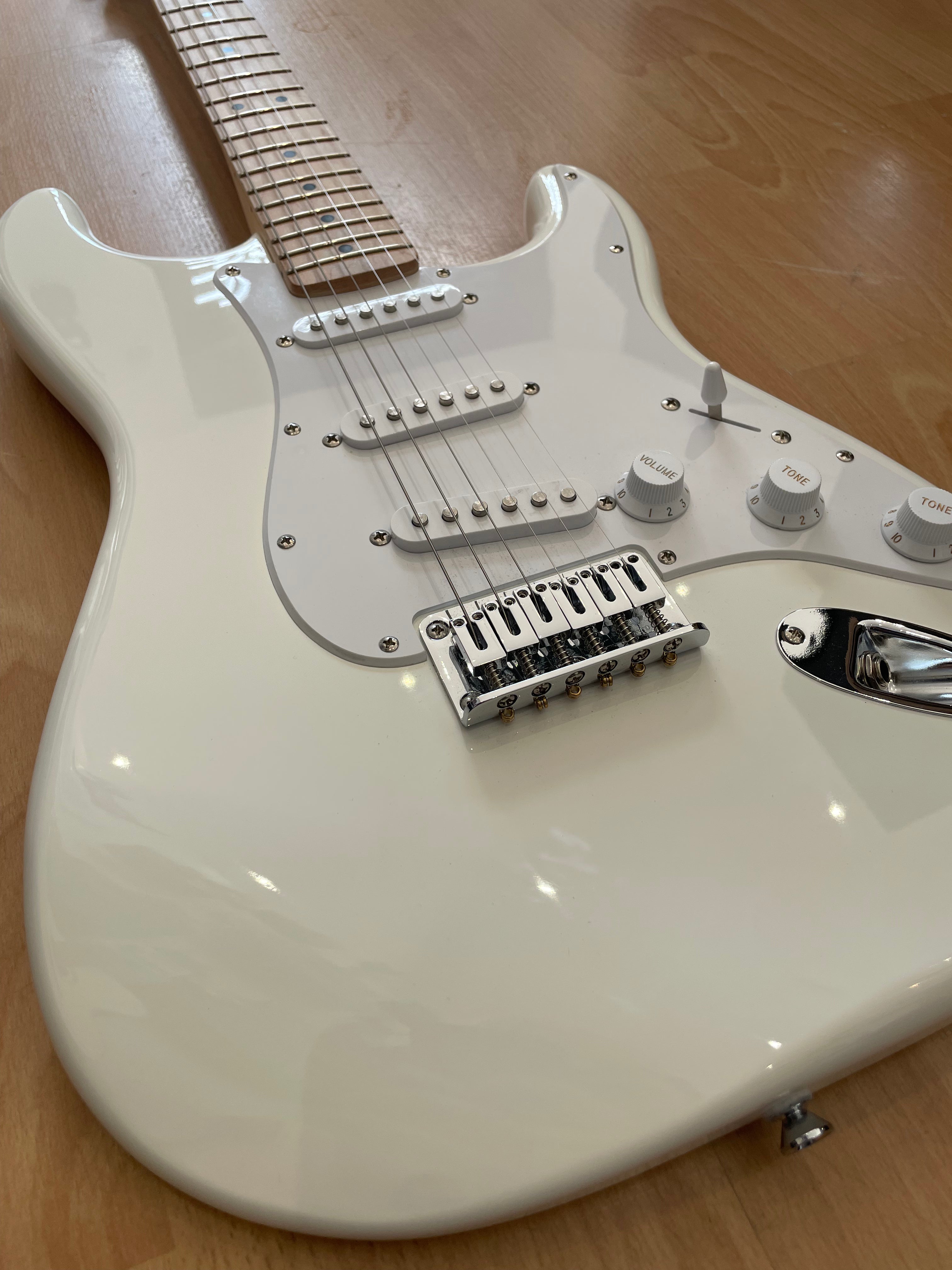 Fender Squier Stratocaster in Arctic White - Excellent Condition