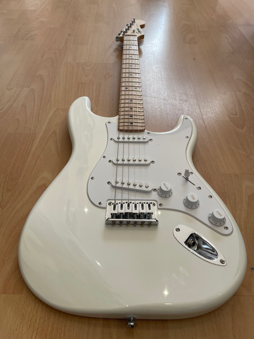 Fender Squier Stratocaster in Arctic White - Excellent Condition