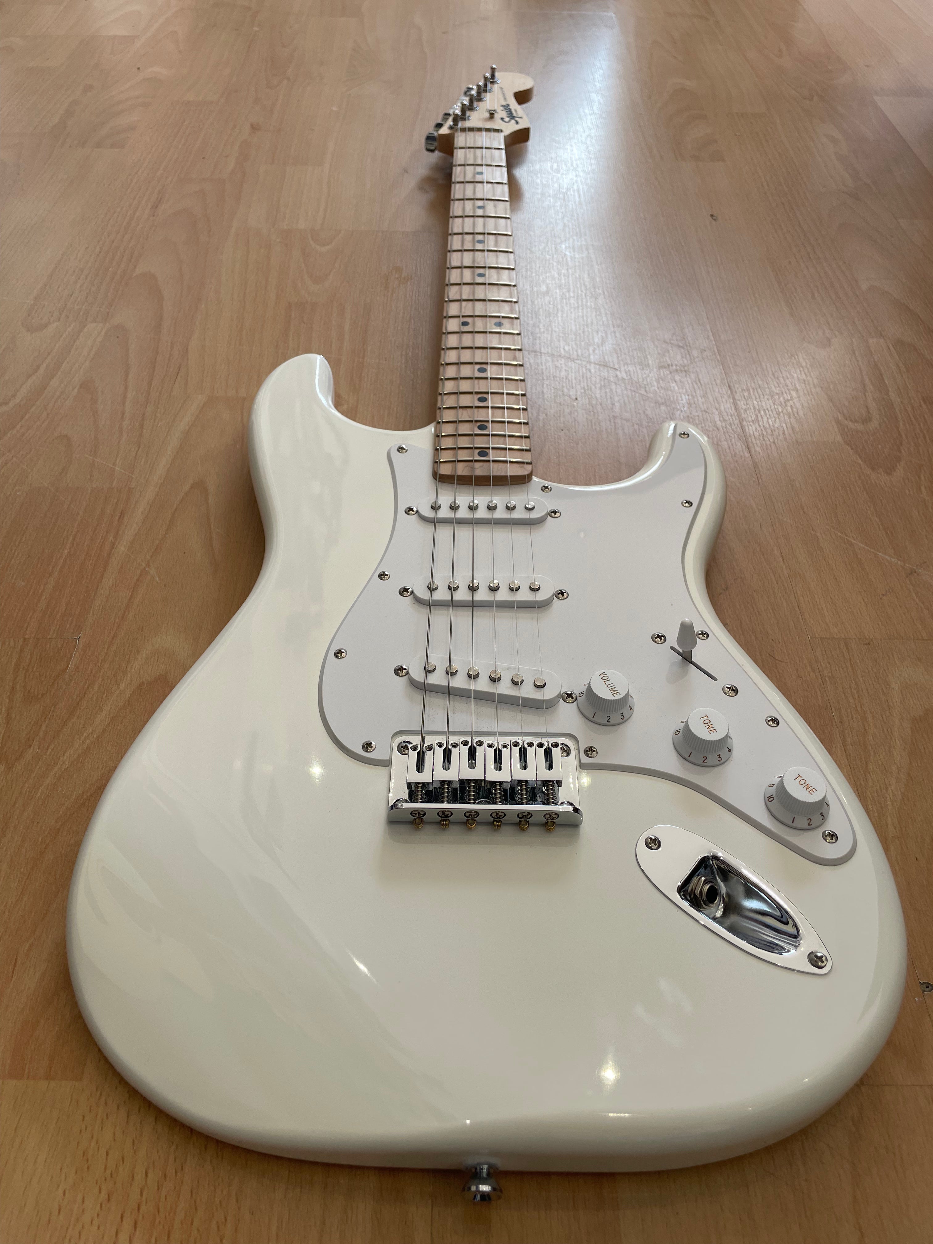 Fender Squier Stratocaster in Arctic White - Excellent Condition