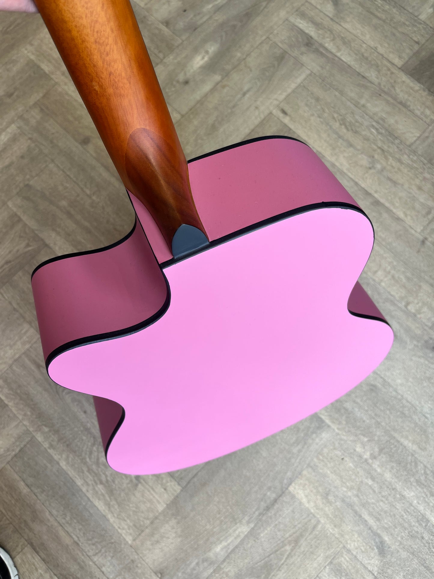 BRUNSWICK GRAND AUDITORIUM CUTAWAY BABY PINK
