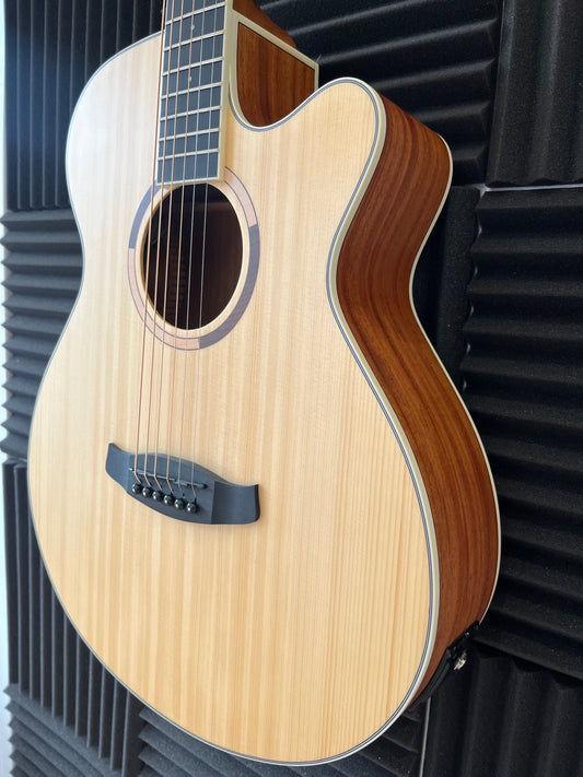 Tanglewood Strada Limited Edition with solid top - TS4CELTD