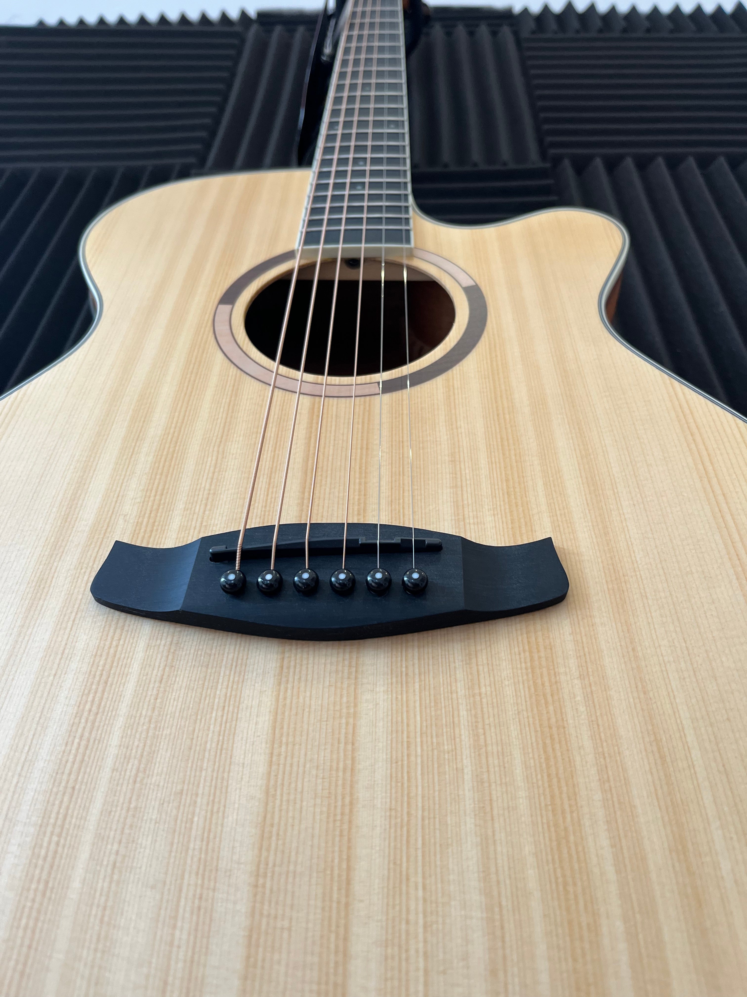 Tanglewood Strada Limited Edition with solid top - TS4CELTD