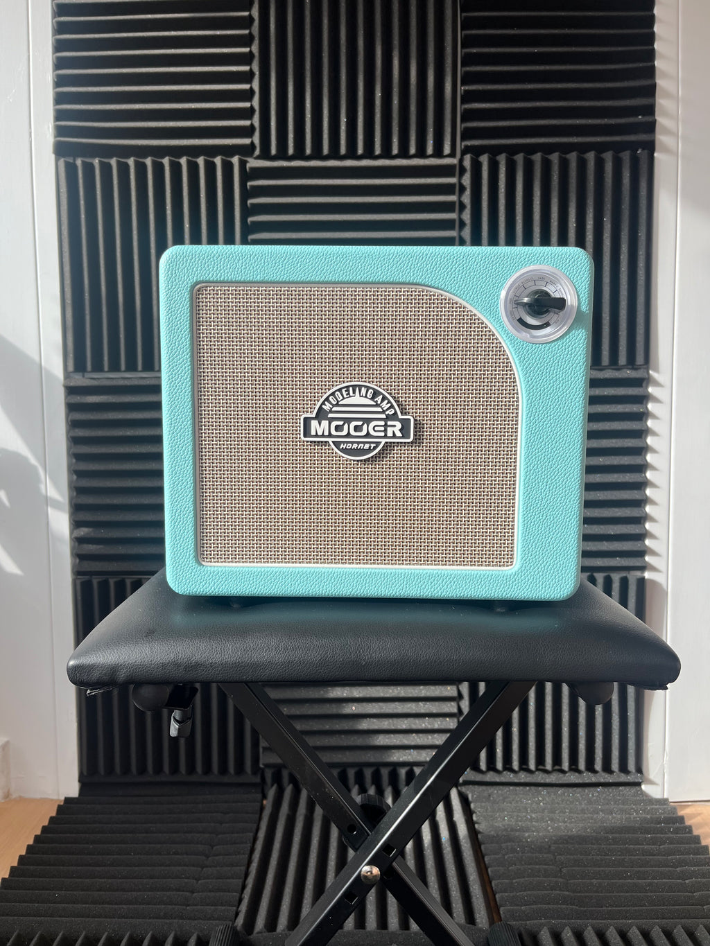 MOOER HORNET 15W MODELING GUITAR AMP BLUE