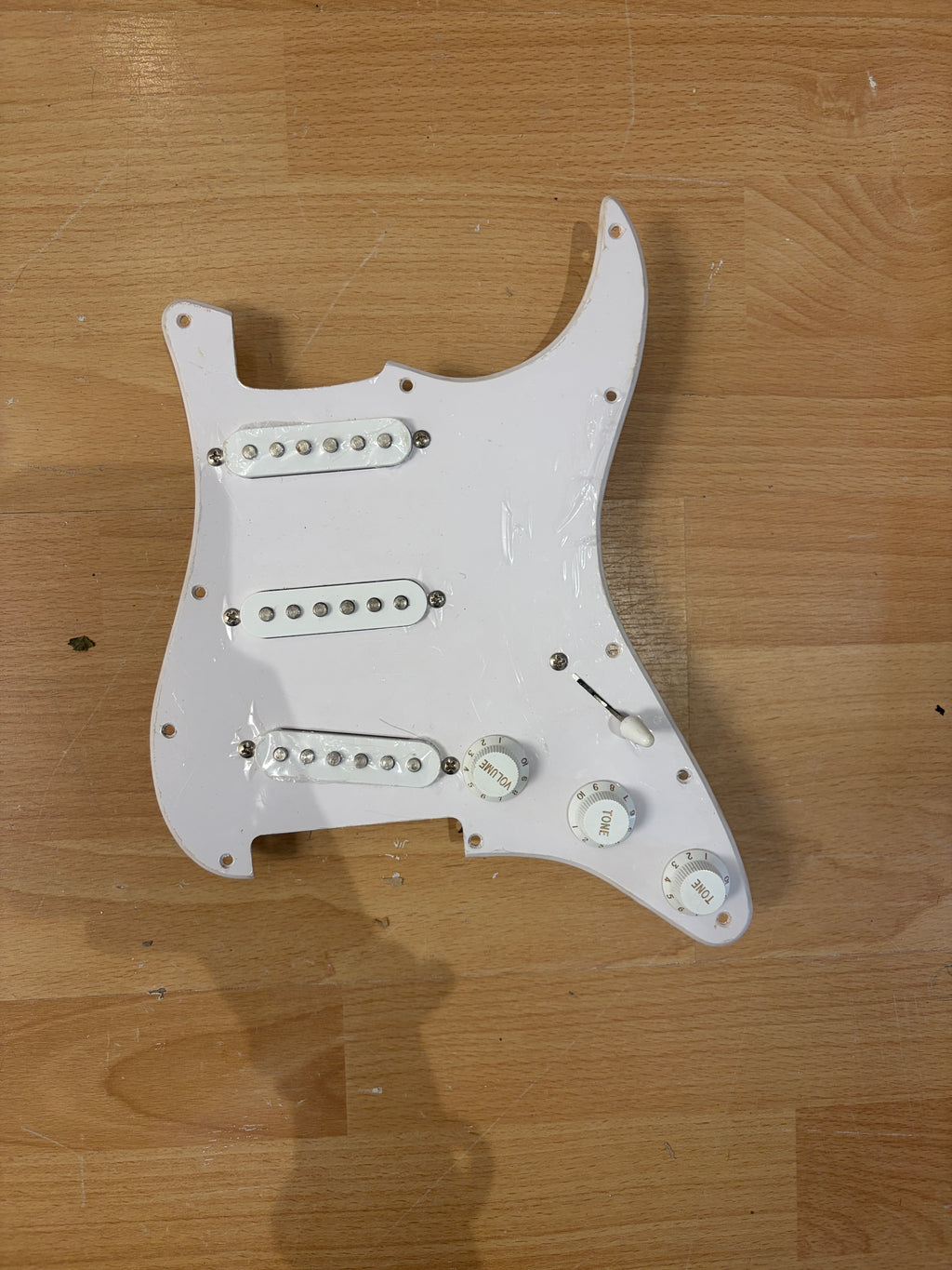 pre loaded strat style pick guard (untested)