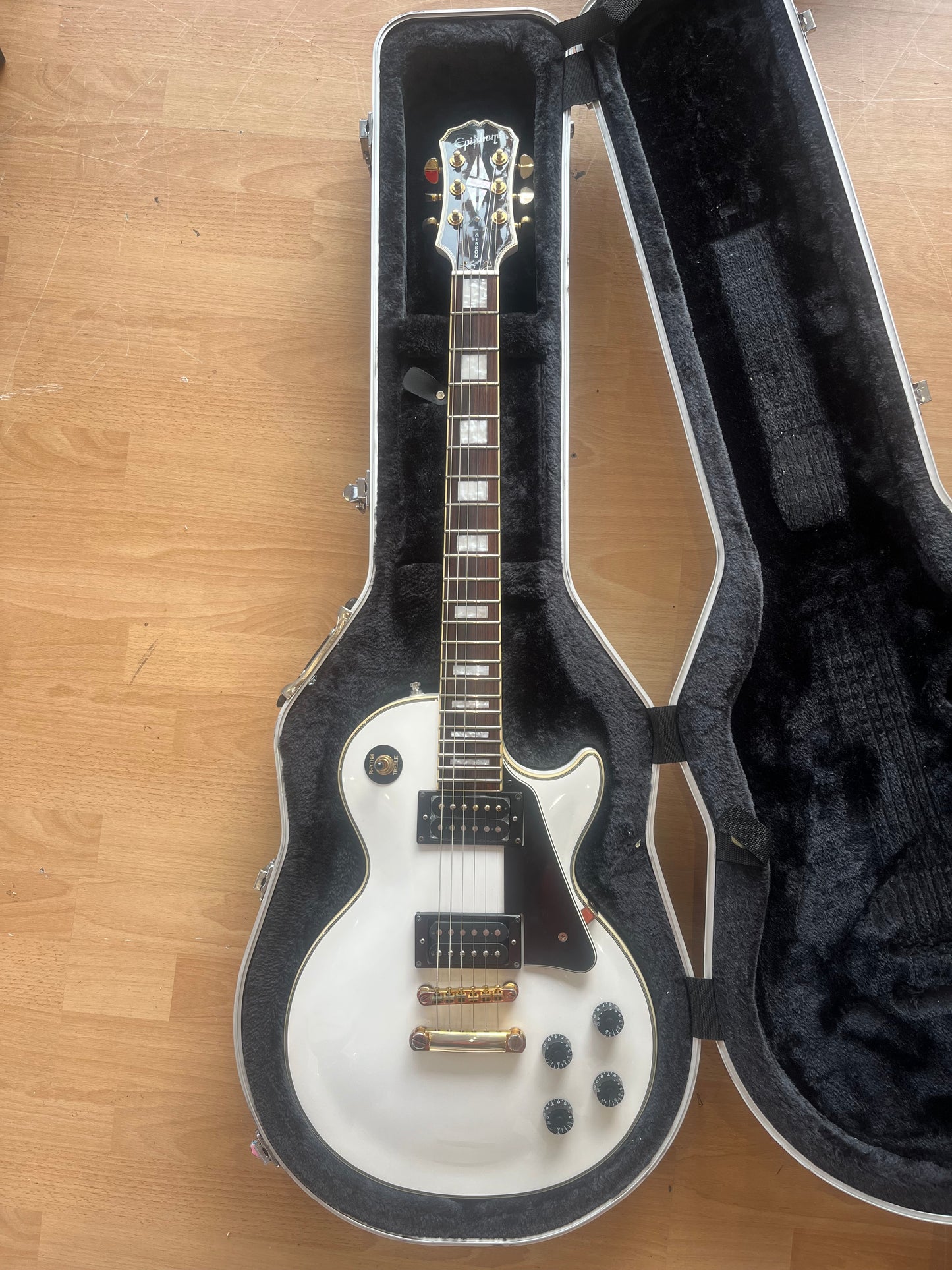 Epiphone Les Paul Custom Alpine White - GOOD CONDITION
