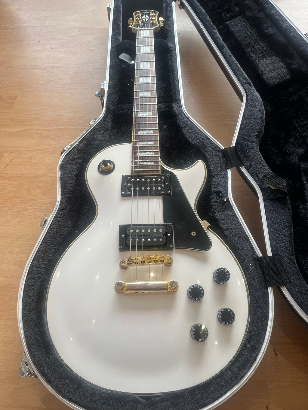 Epiphone Les Paul Custom Alpine White - GOOD CONDITION