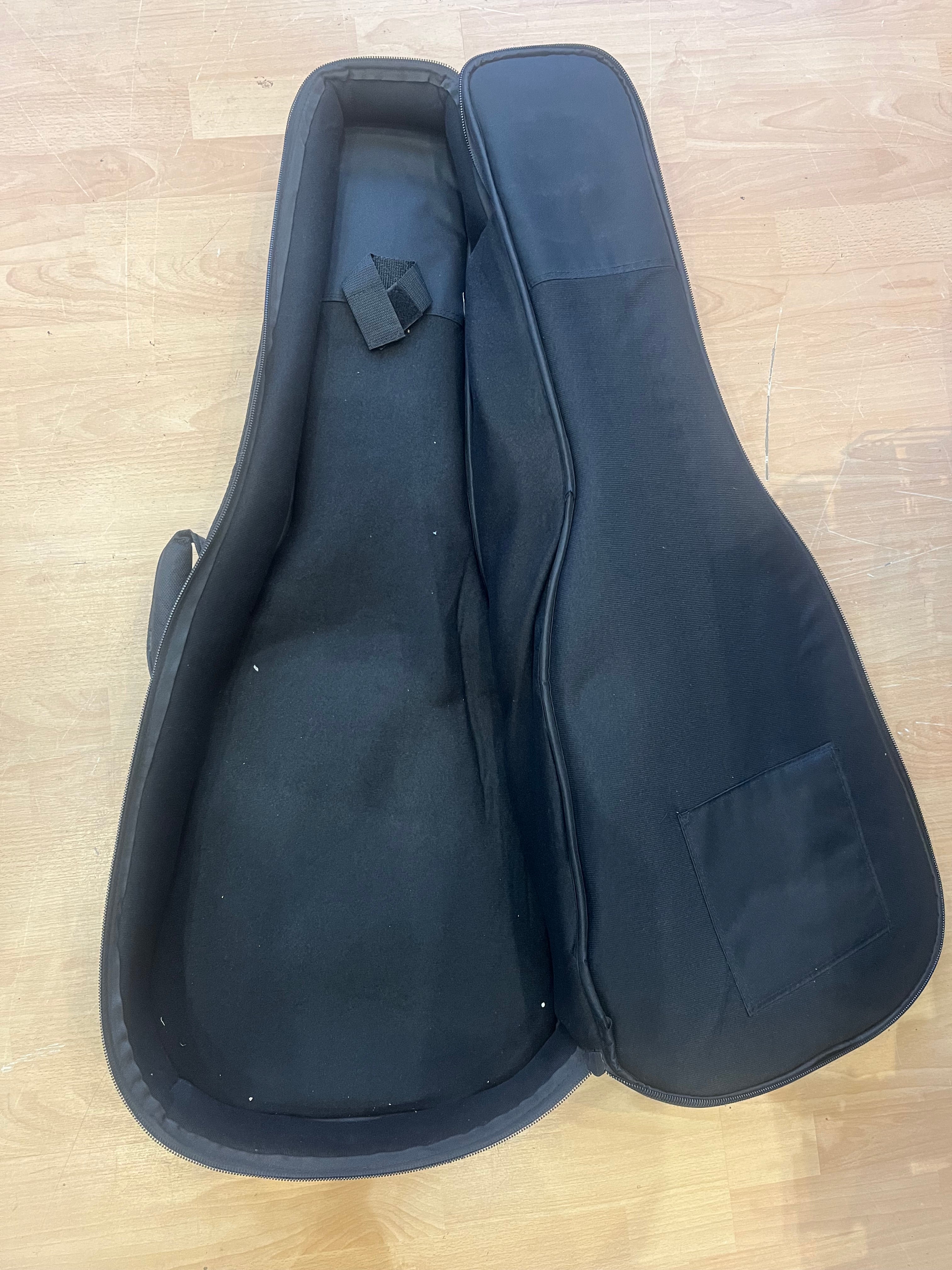 Padded Gig bag for acoustic guitars with compartments