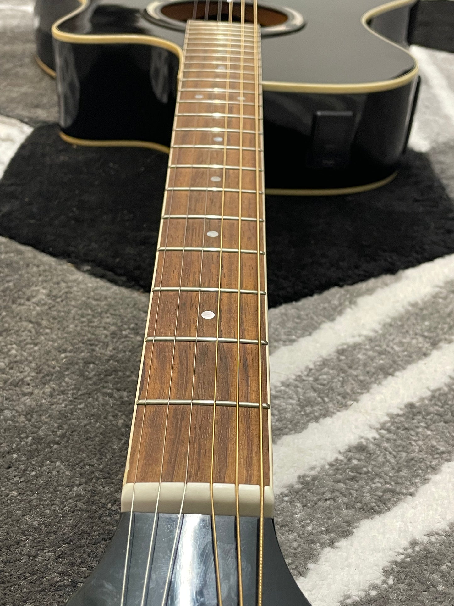 Yamaha APX500 Electro Acoustic Guitar