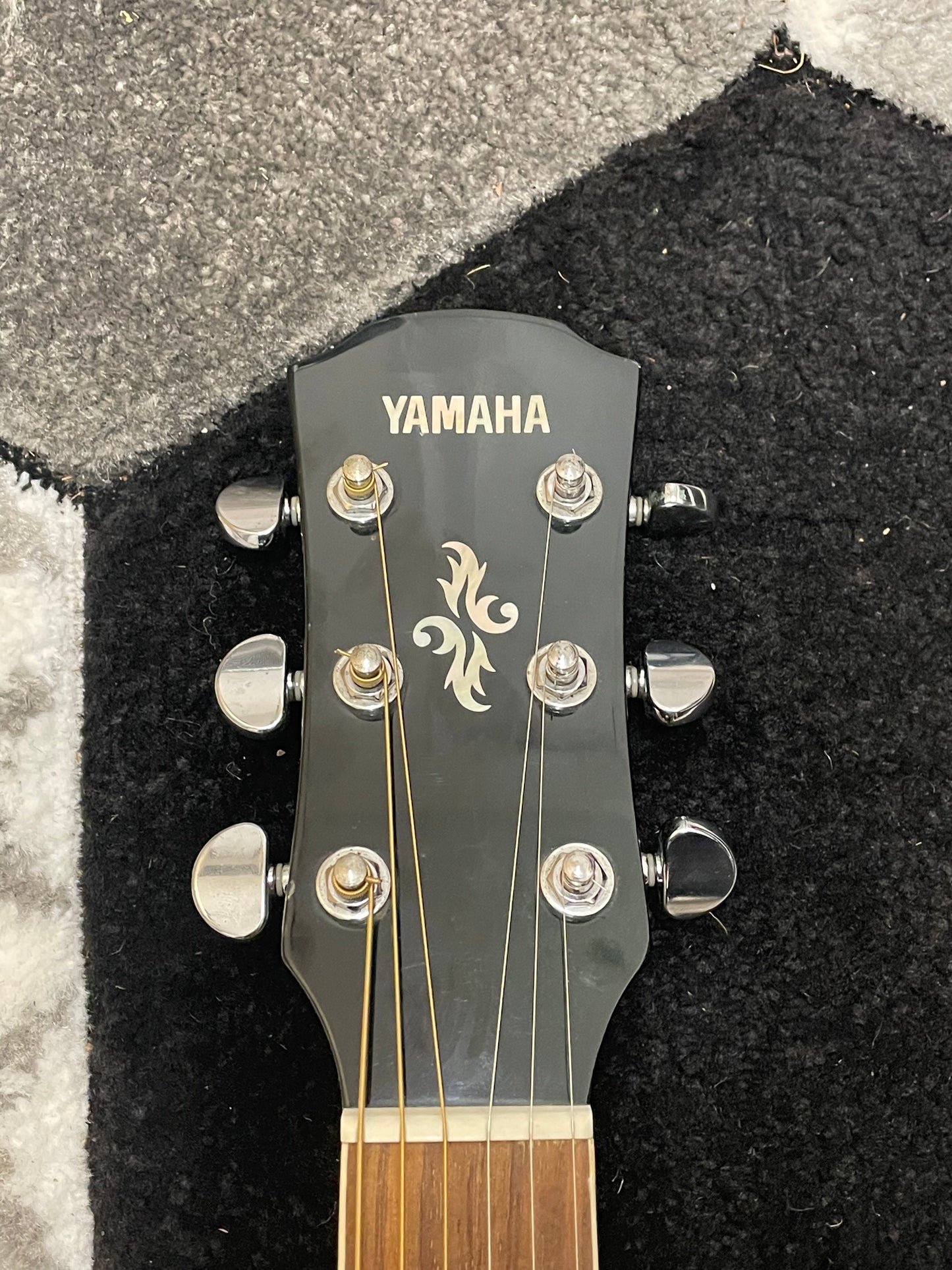 Yamaha APX500 Electro Acoustic Guitar