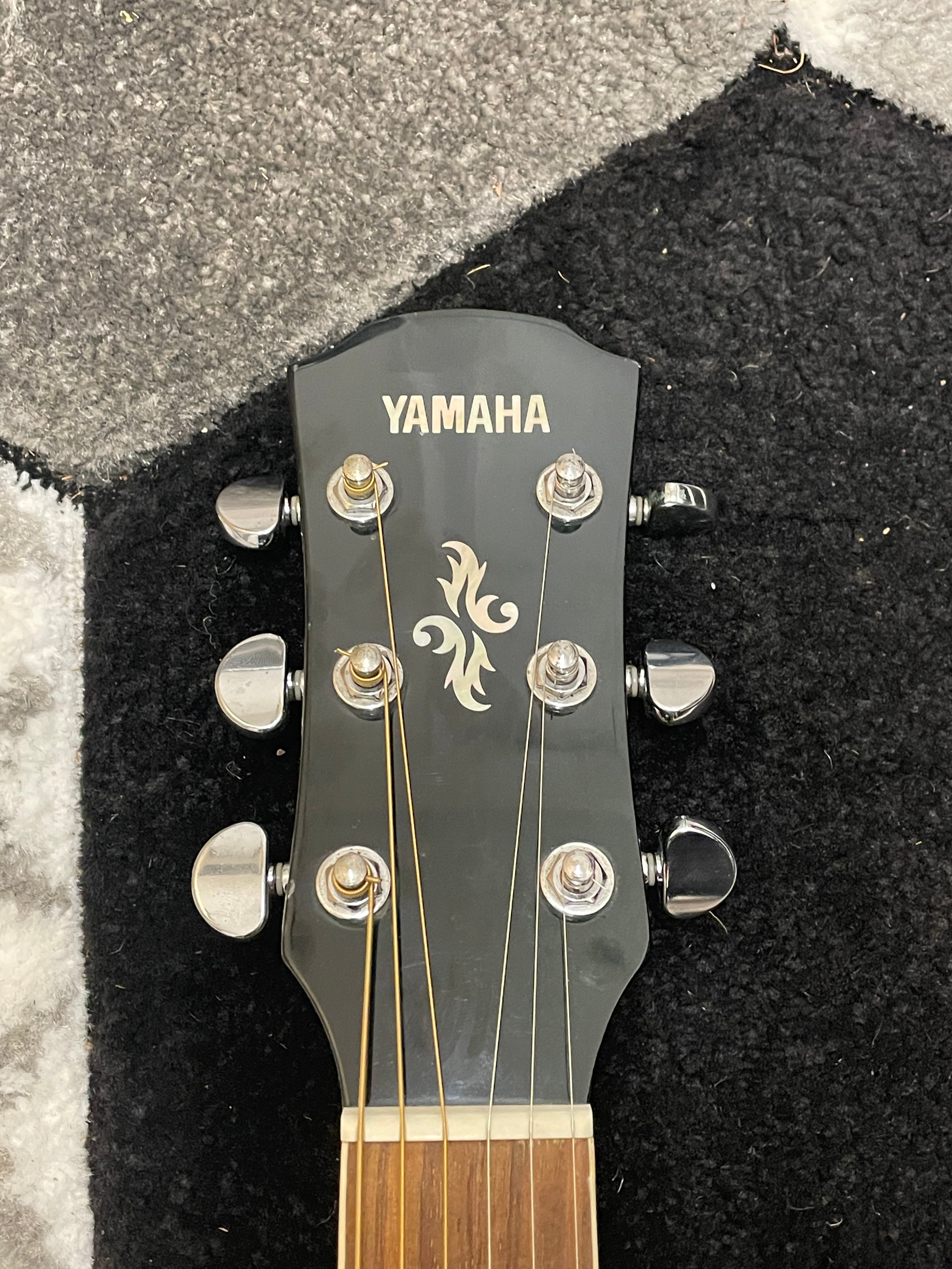 Yamaha APX500 Electro Acoustic Guitar