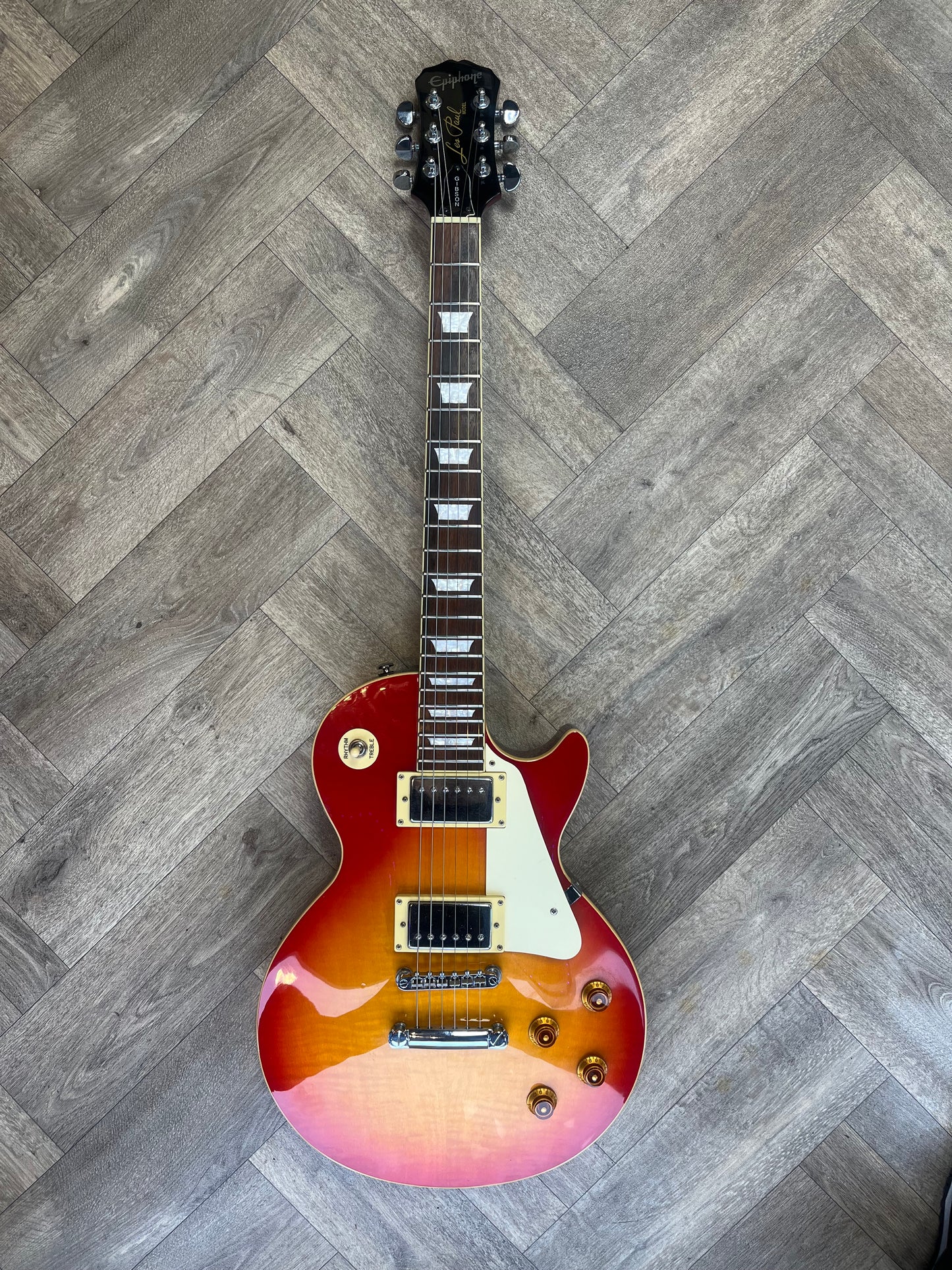 Epiphone les paul standard Cherry Sunburst