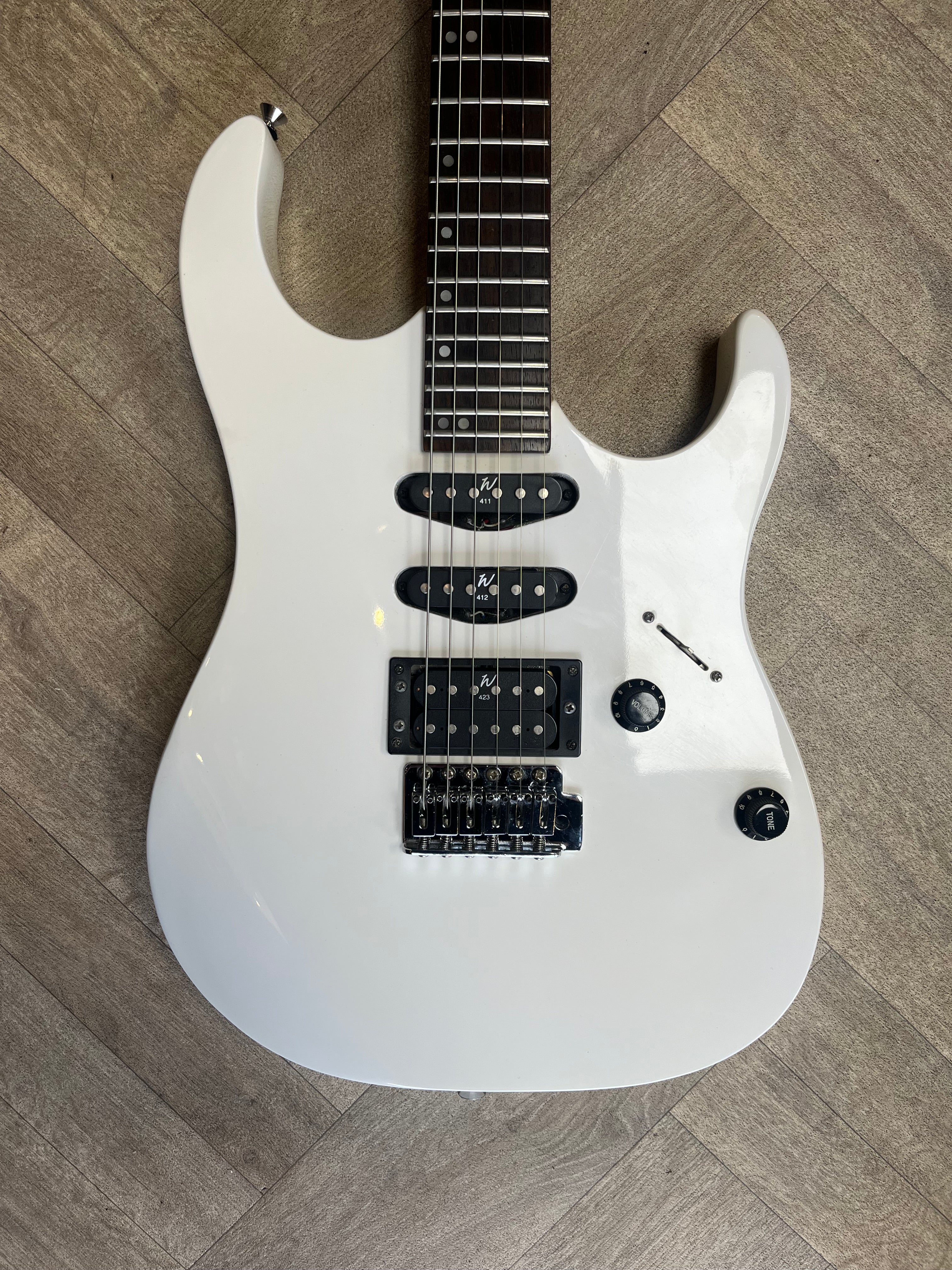 Beautiful Washburn Mercury Series in Sleek White Finish