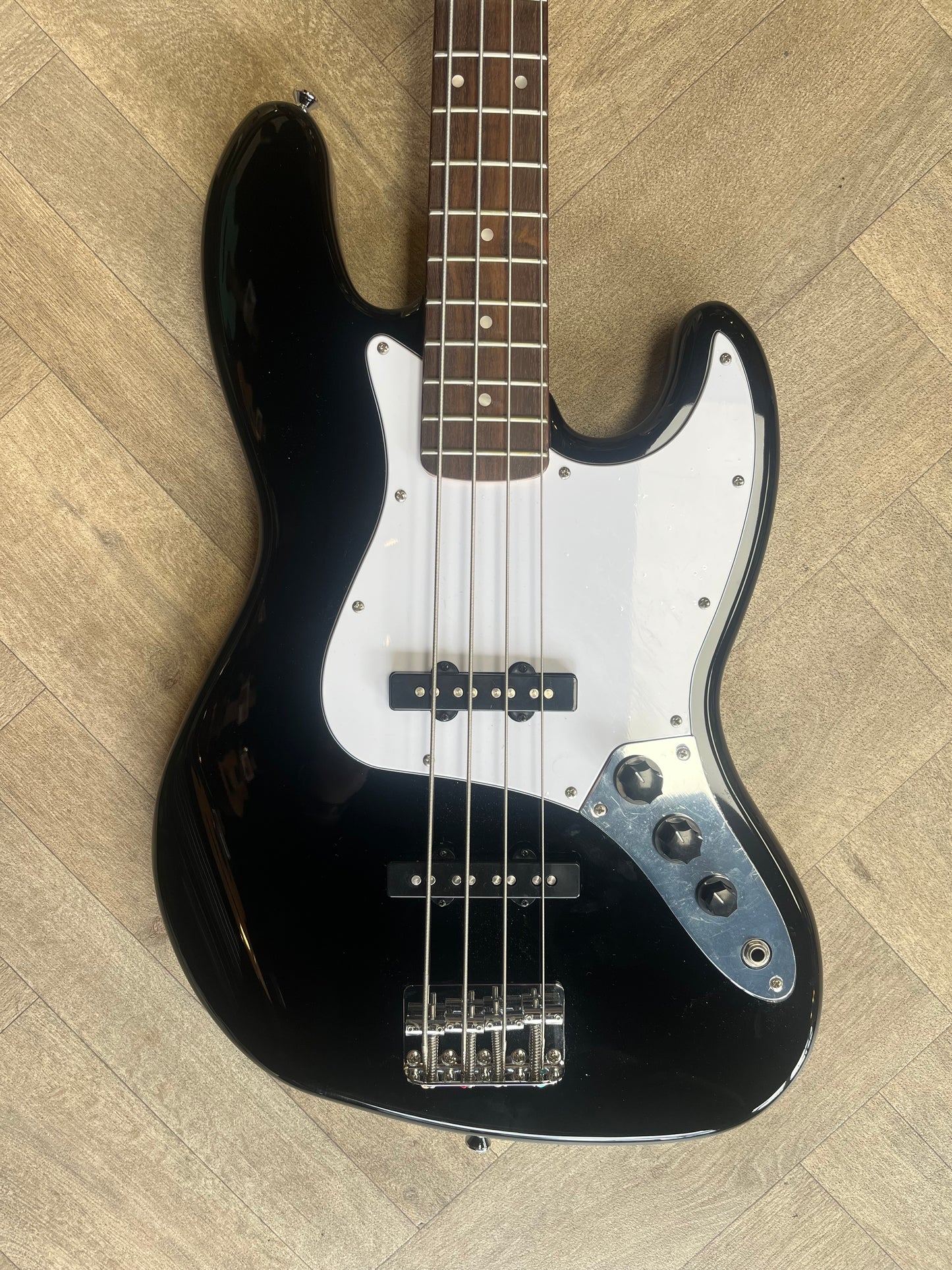 Incredible Squier Jazz Bass in Jet Black