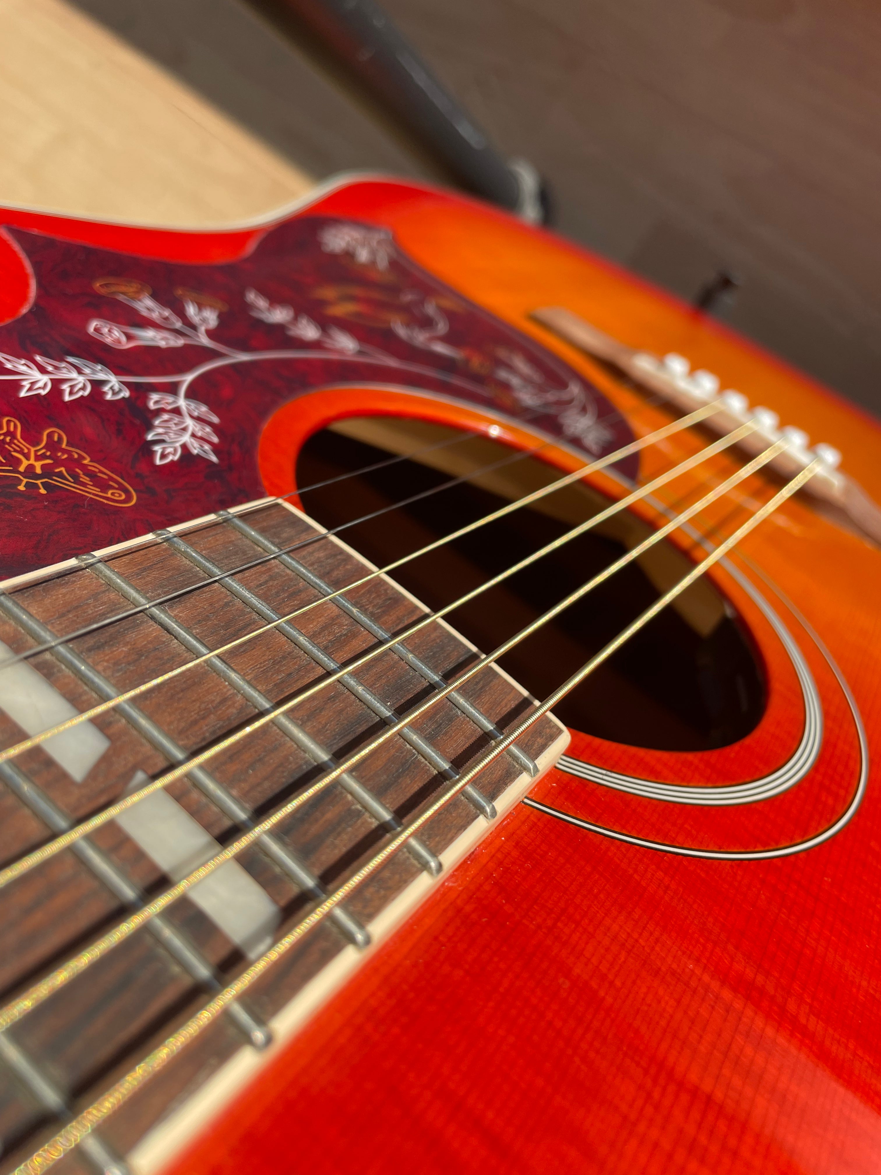 Stunning Finish Epiphone Electro Acoustic Hummingbird Guitar Red Sunburst- CS B89
