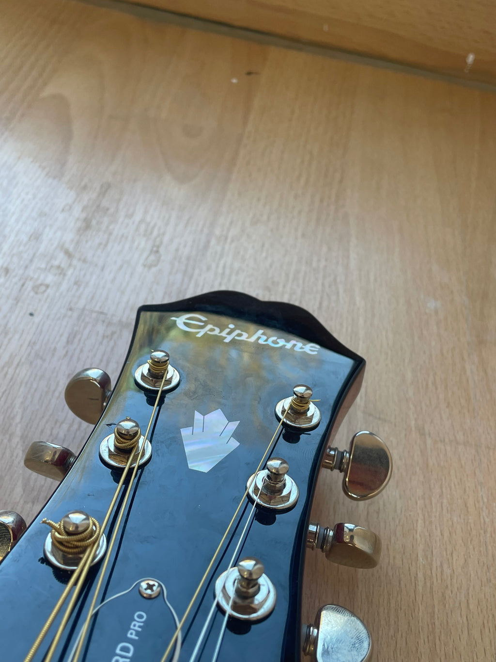 Stunning Finish Epiphone Electro Acoustic Hummingbird Guitar Red Sunburst- CS B89