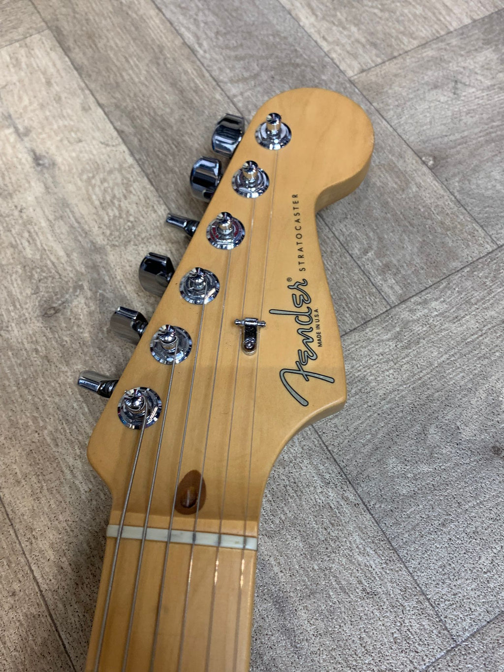 Fender American Series Stratocaster (2004, USA) – 50th Anniversary Neck Plate – Cream Finish