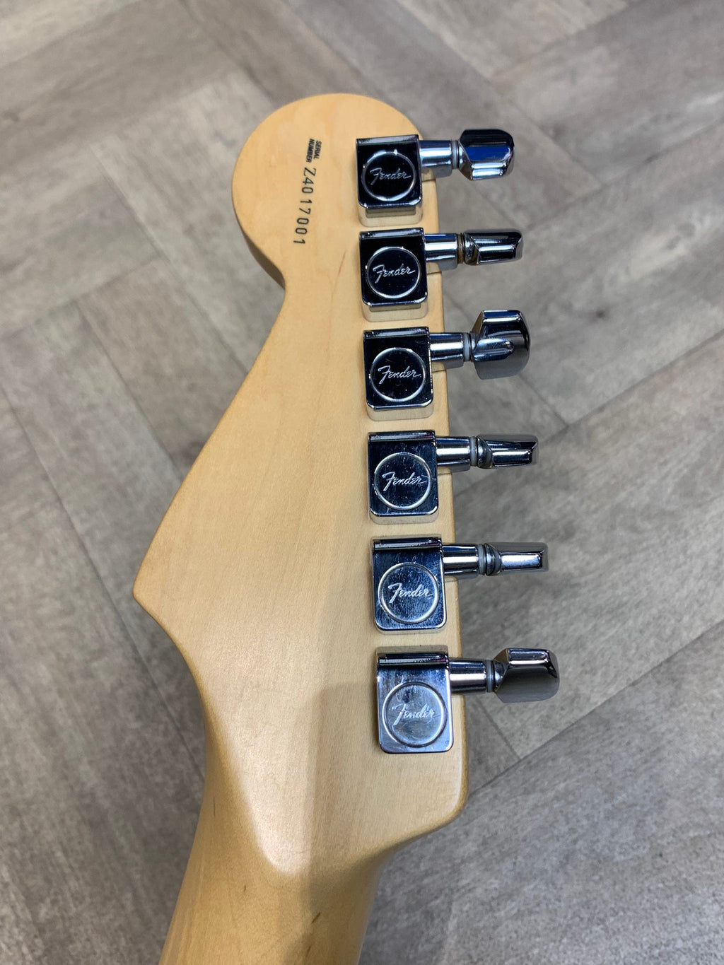 Fender American Series Stratocaster (2004, USA) – 50th Anniversary Neck Plate – Cream Finish