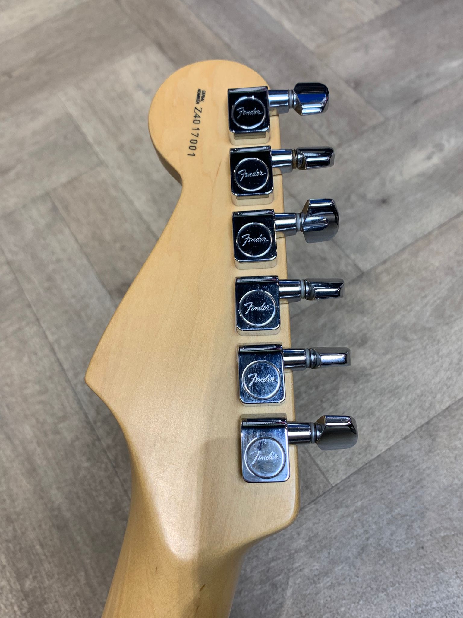Fender American Series Stratocaster (2004, USA) – 50th Anniversary Neck Plate – Cream Finish