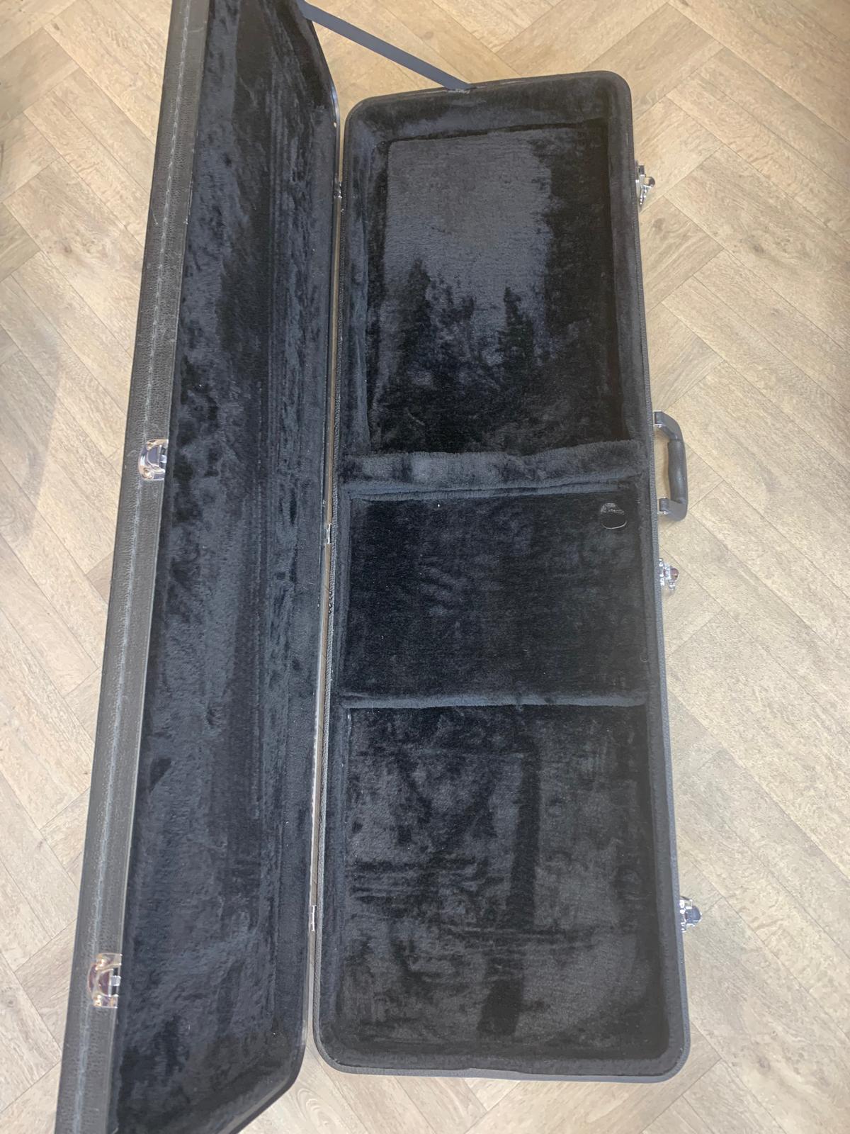 Stagg Deluxe Padded Bass Hard Case