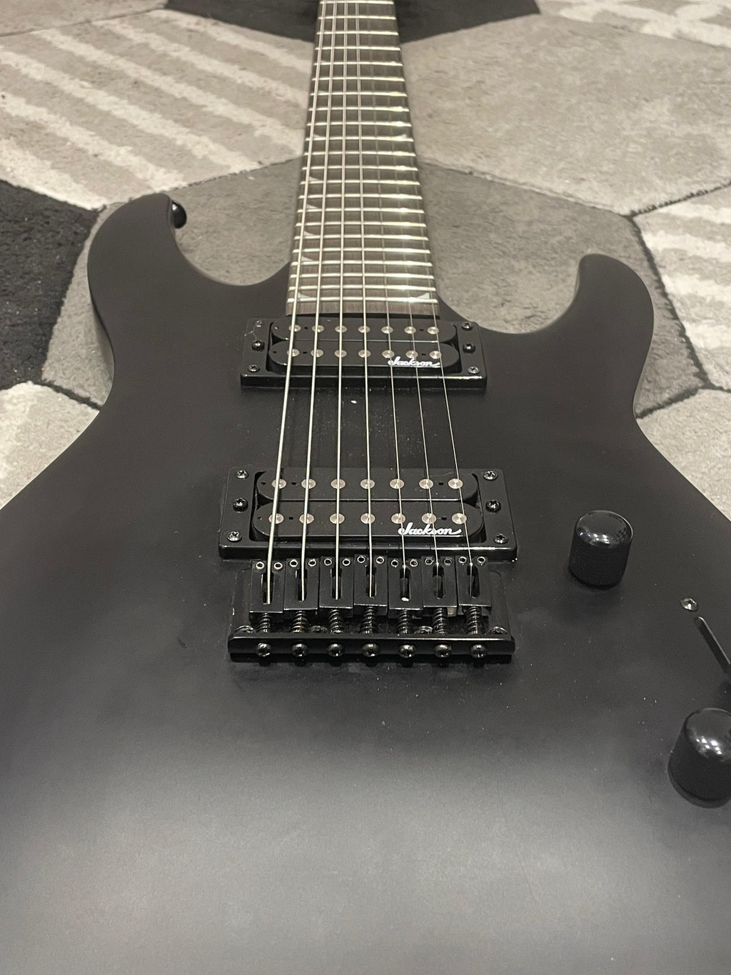 Jackson JS Series Dinky Arch Top JS22-7 DKA HT, Satin Black- Excellent Condition