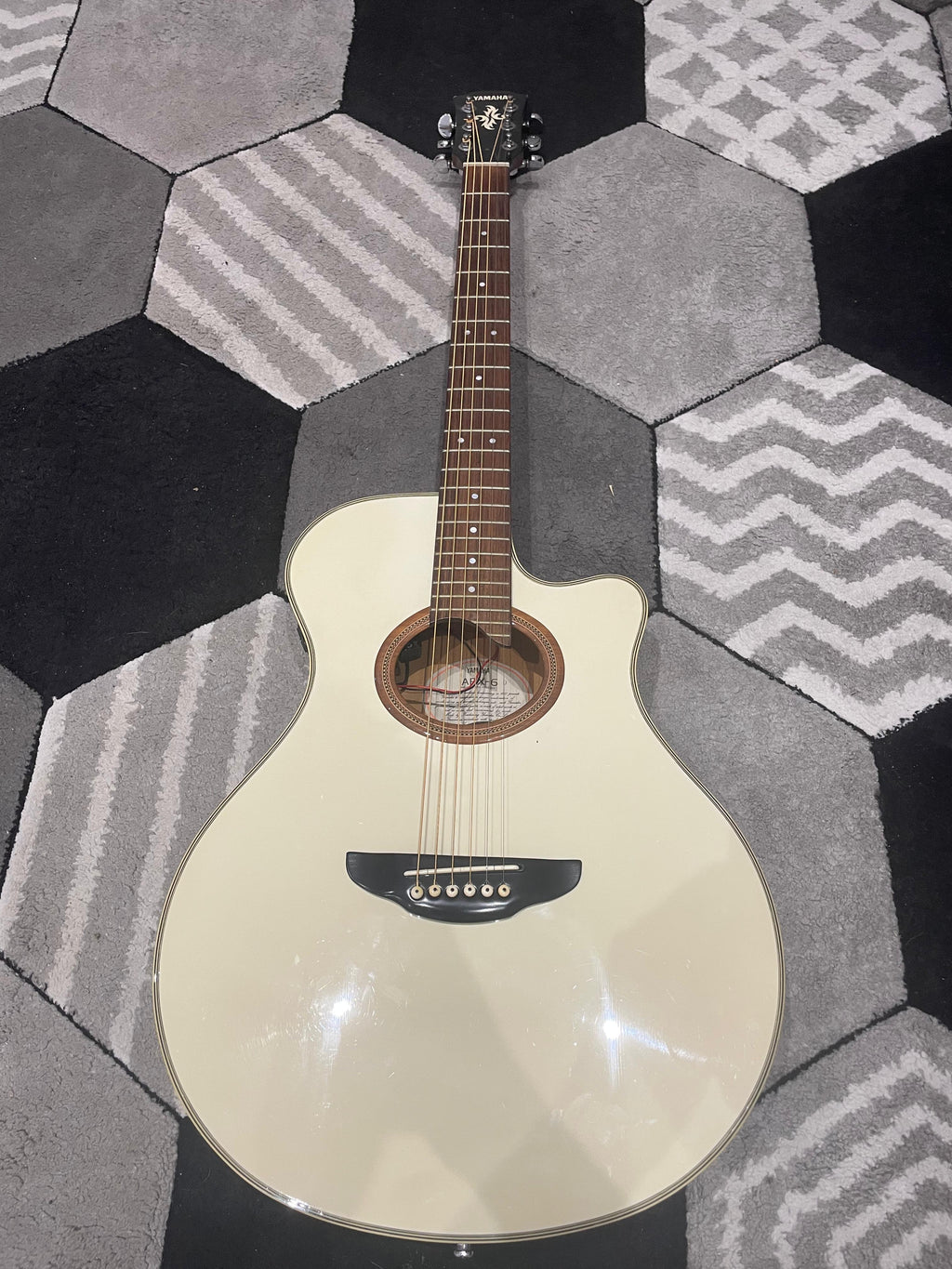 SPARES AND REPAIRS Yamaha APX-6 Electro Acoustic Guitar - READ DESCRIPTION