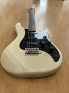 Vintage White 19080s, Yamaha Session II SE200