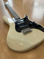 Vintage White 19080s, Yamaha Session II SE200