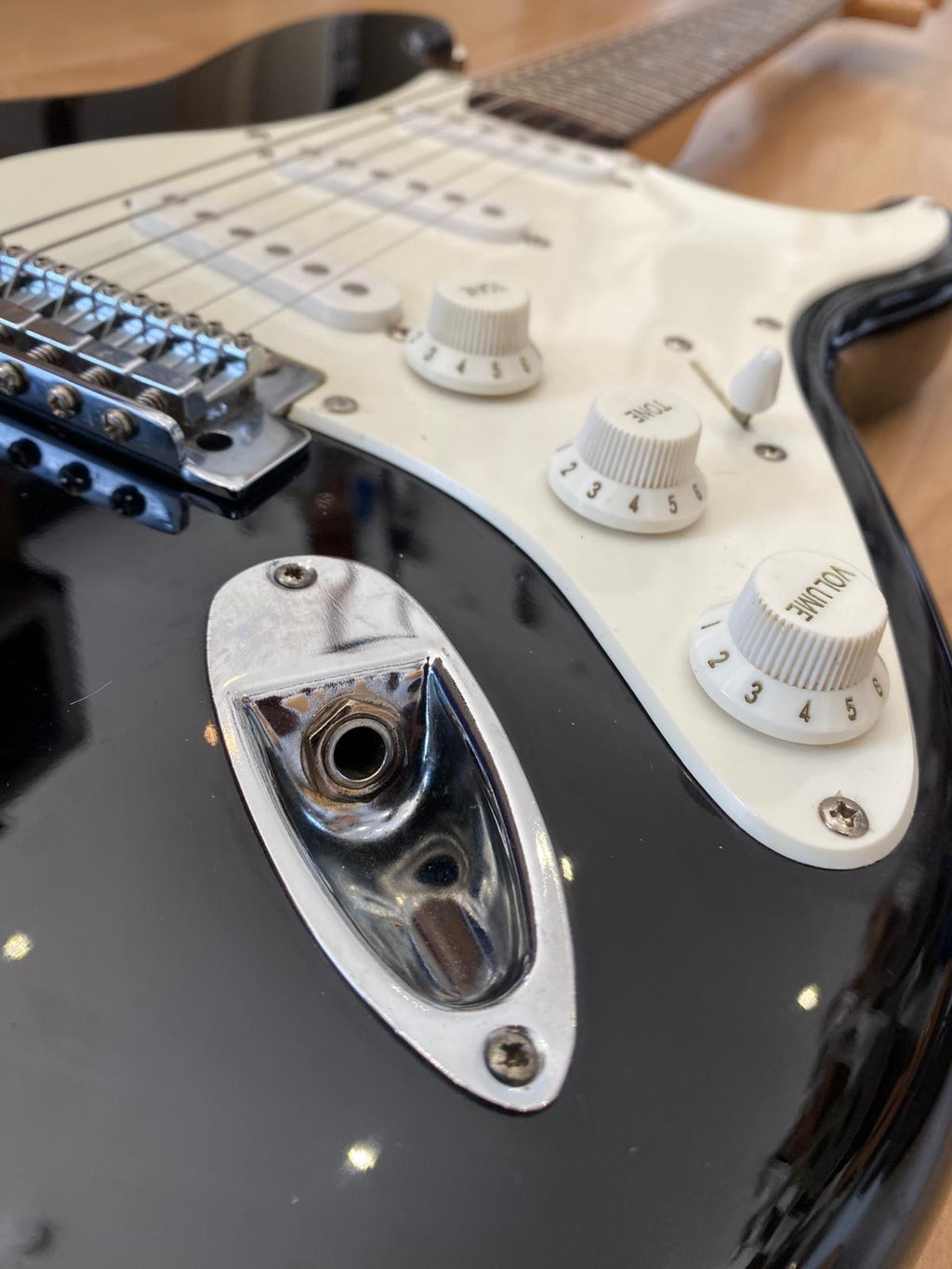 Fender Squier Affinity Series Stratocaster in Classic Black- Excellent Condition