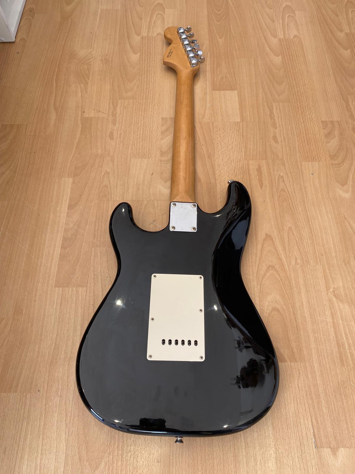 Fender Squier Affinity Series Stratocaster in Classic Black- Excellent Condition
