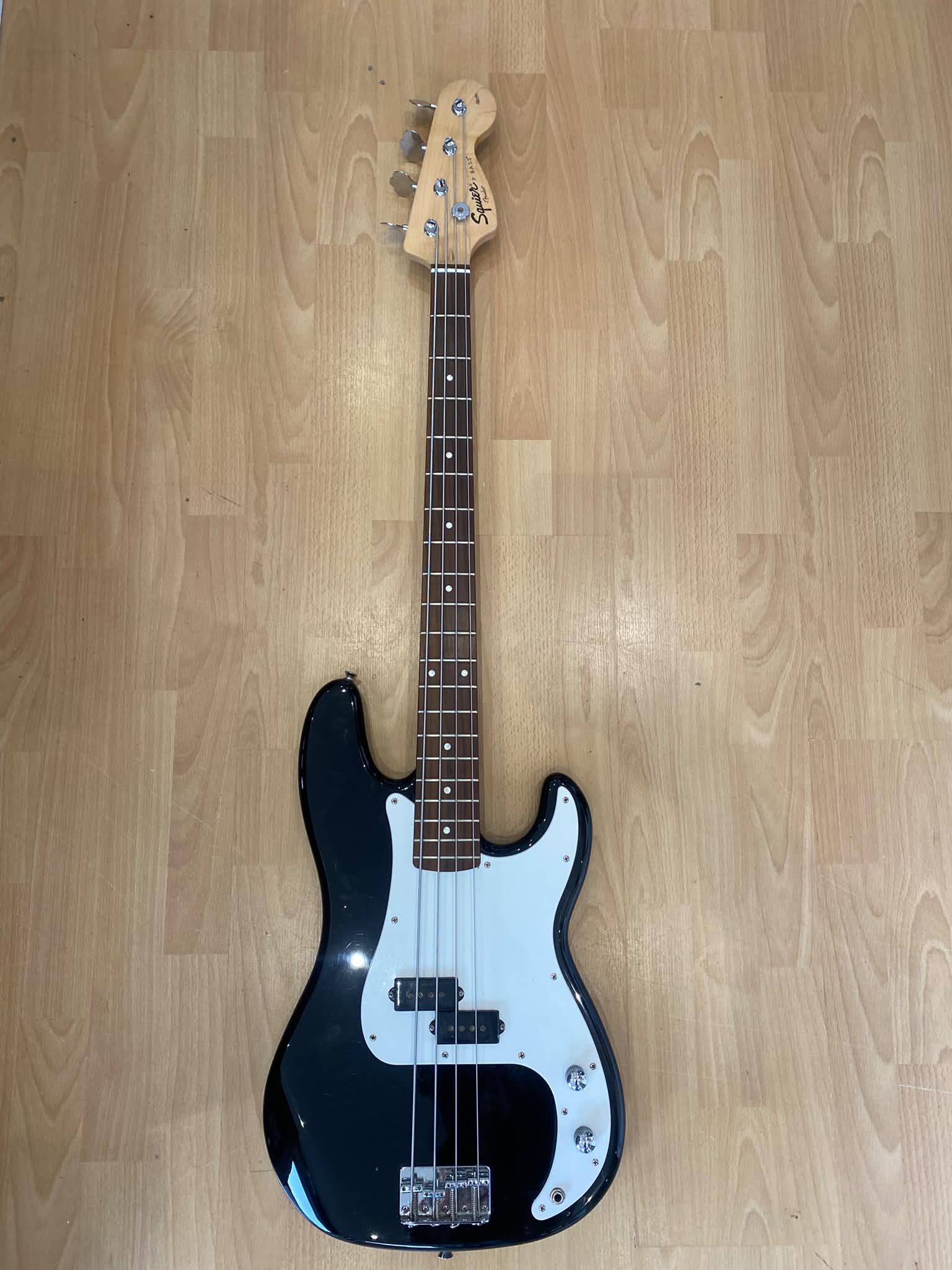 Fender Squier Affinity Precision Bass PJ in Black - Excellent Condition