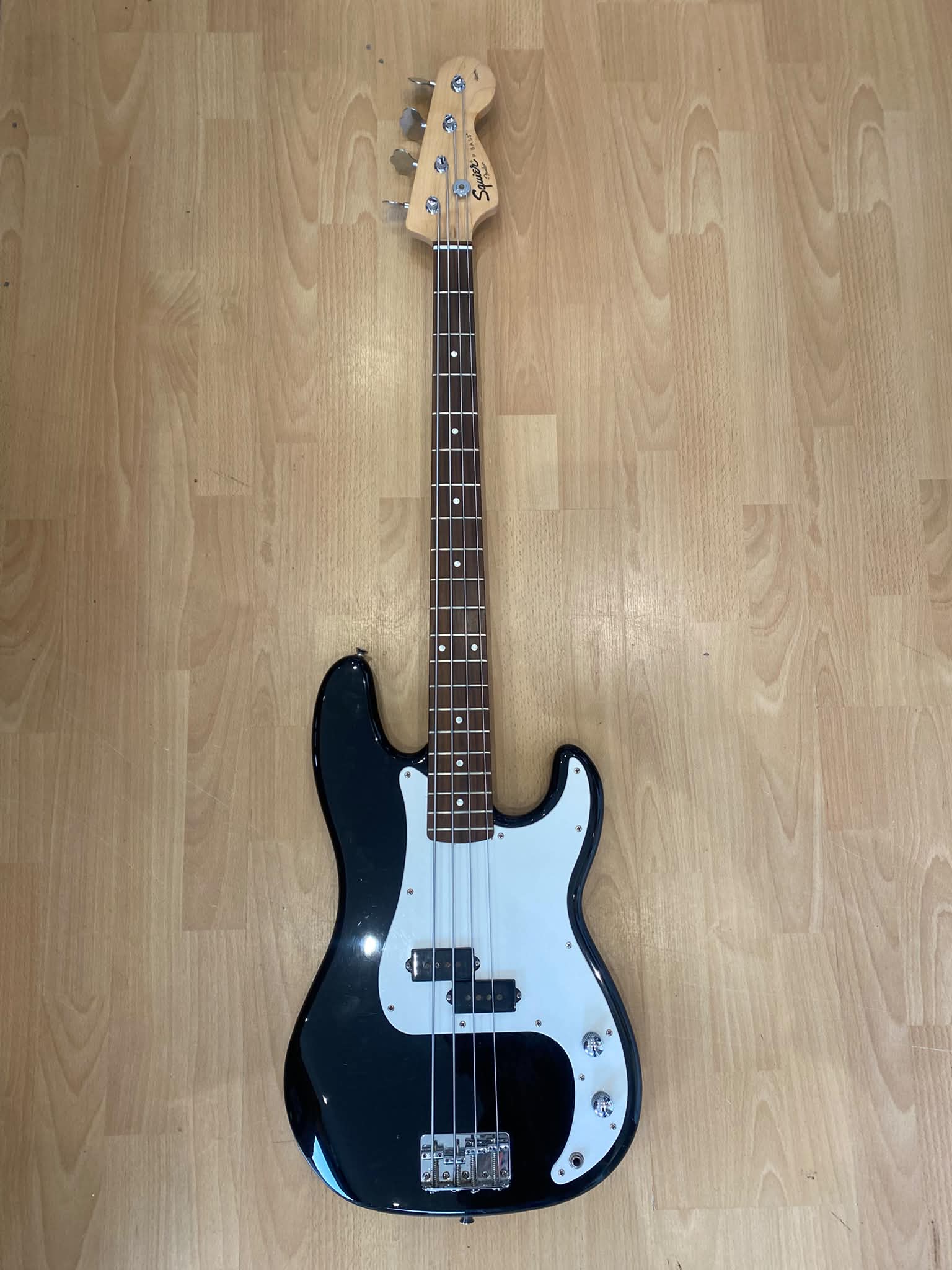 Fender Squier Affinity Precision Bass PJ in Black - Excellent Condition