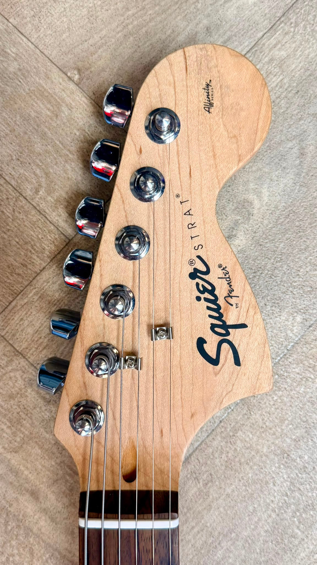 Fender Squier Affinity Series Stratocaster in sunburst finish- Great condition